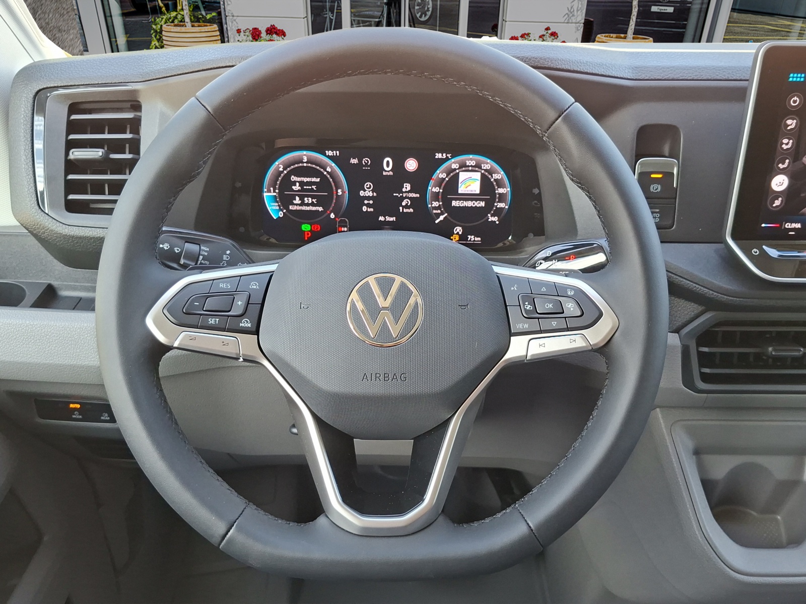 VW Crafter 35 2.0 TDI L3 HD A-image-9