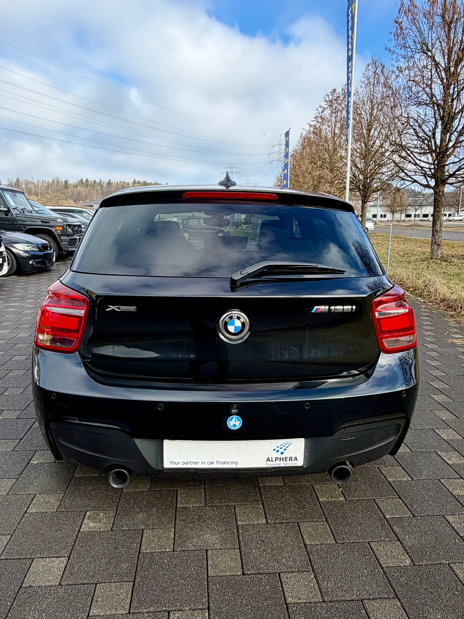 BMW M135i xDrive Steptronic-image-3