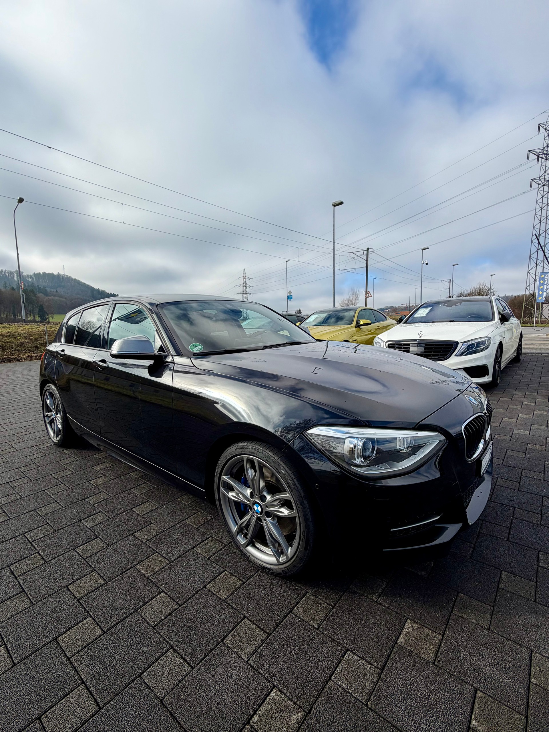 BMW M135i xDrive Steptronic-image-6