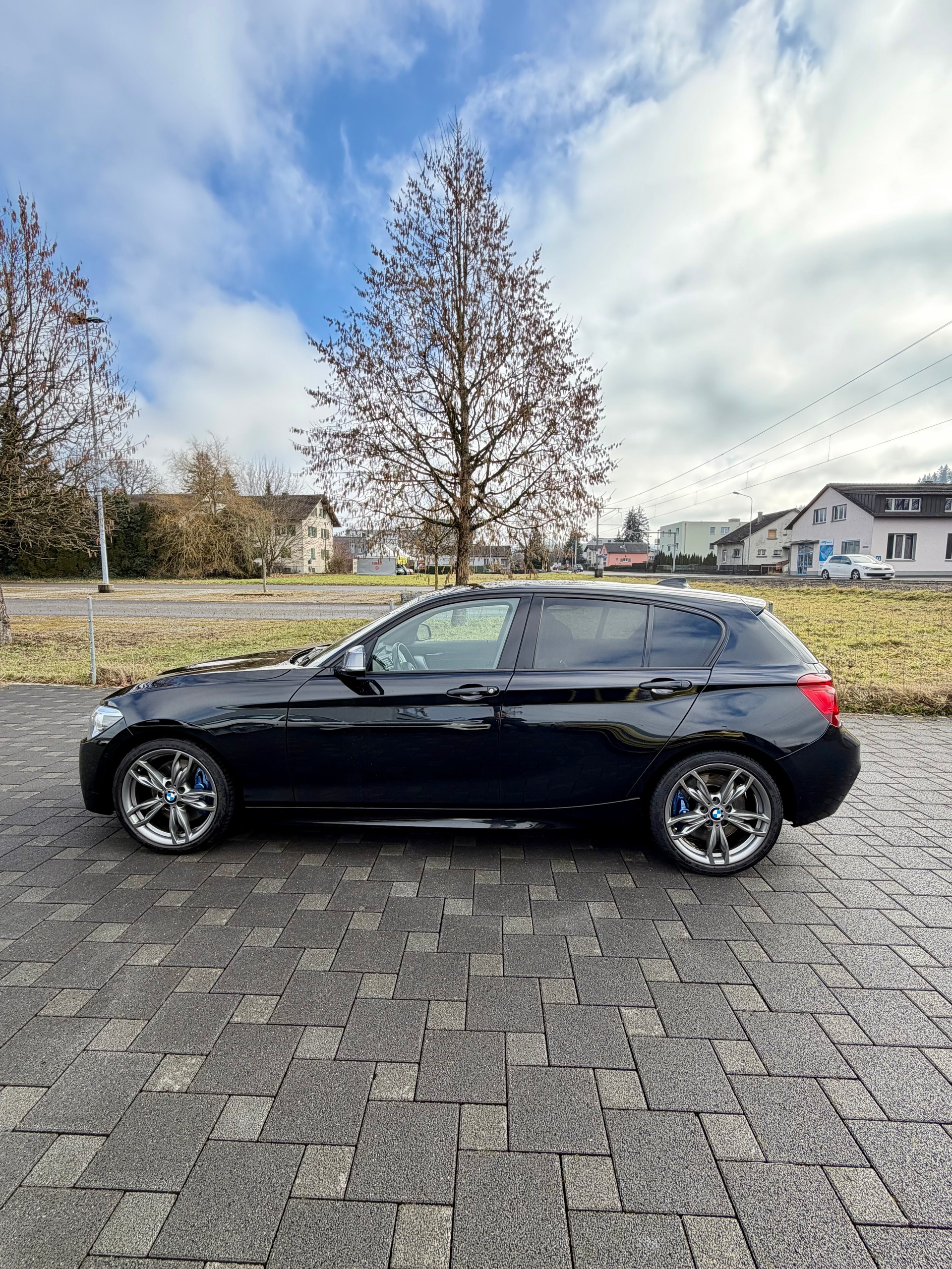 BMW M135i xDrive Steptronic-image-1