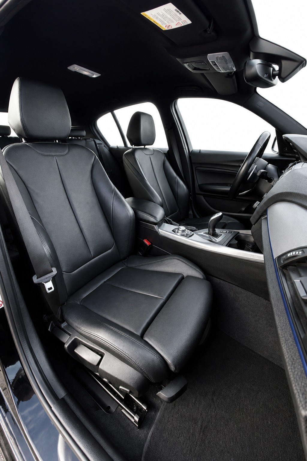 BMW M135i xDrive Steptronic-image-9
