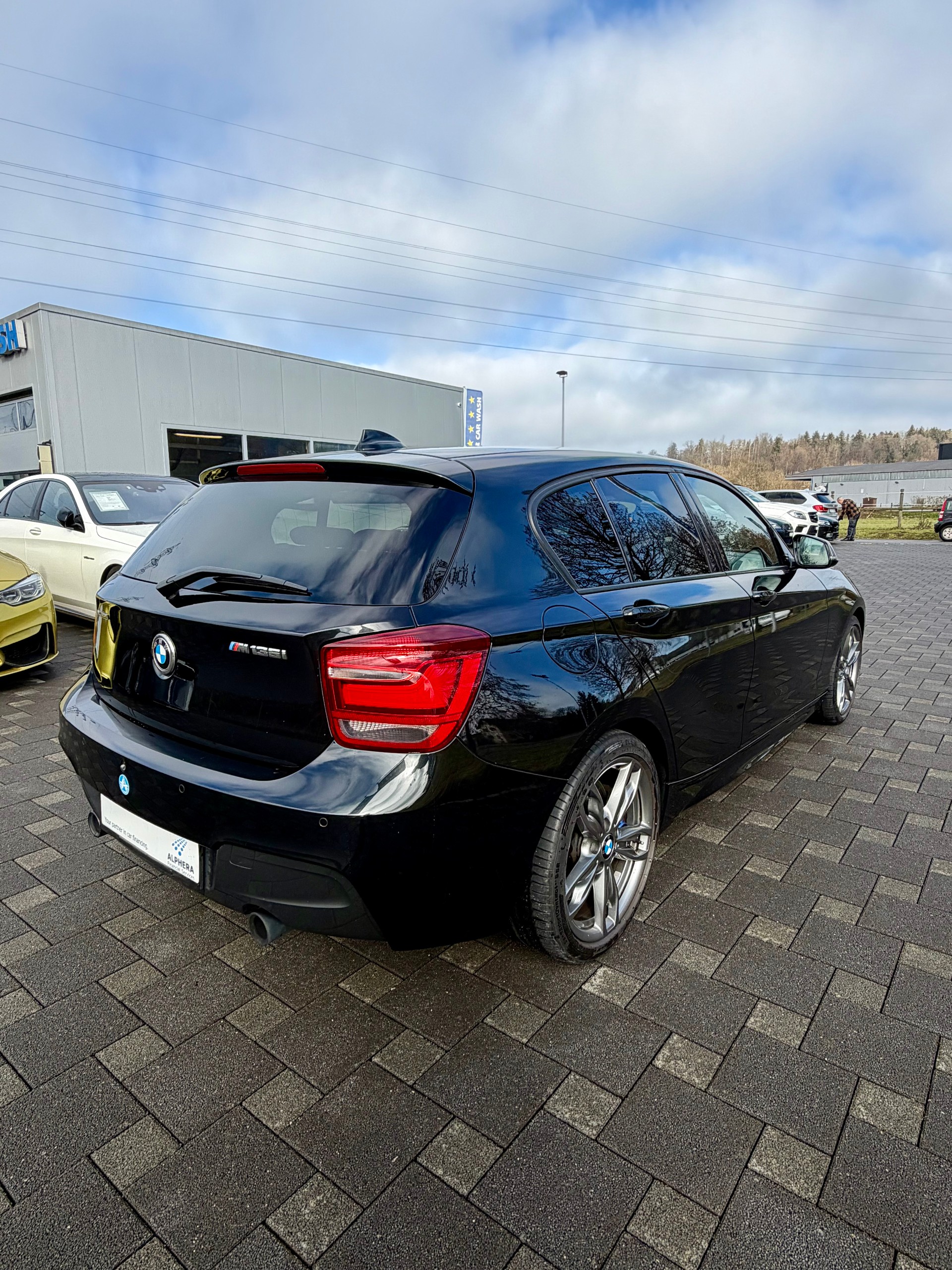 BMW M135i xDrive Steptronic-image-4
