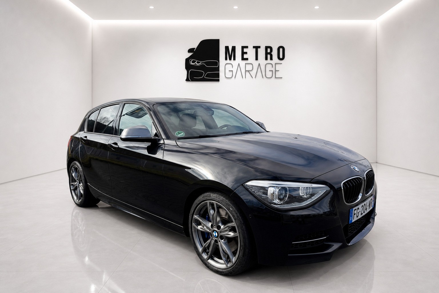 BMW M135i xDrive Steptronic-image-6