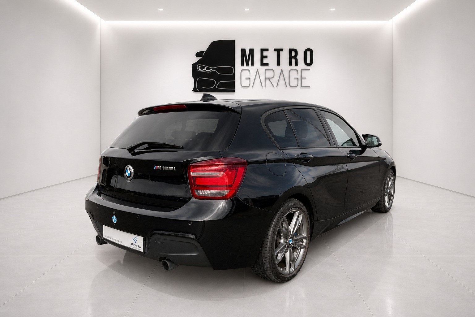 BMW M135i xDrive Steptronic-image-4