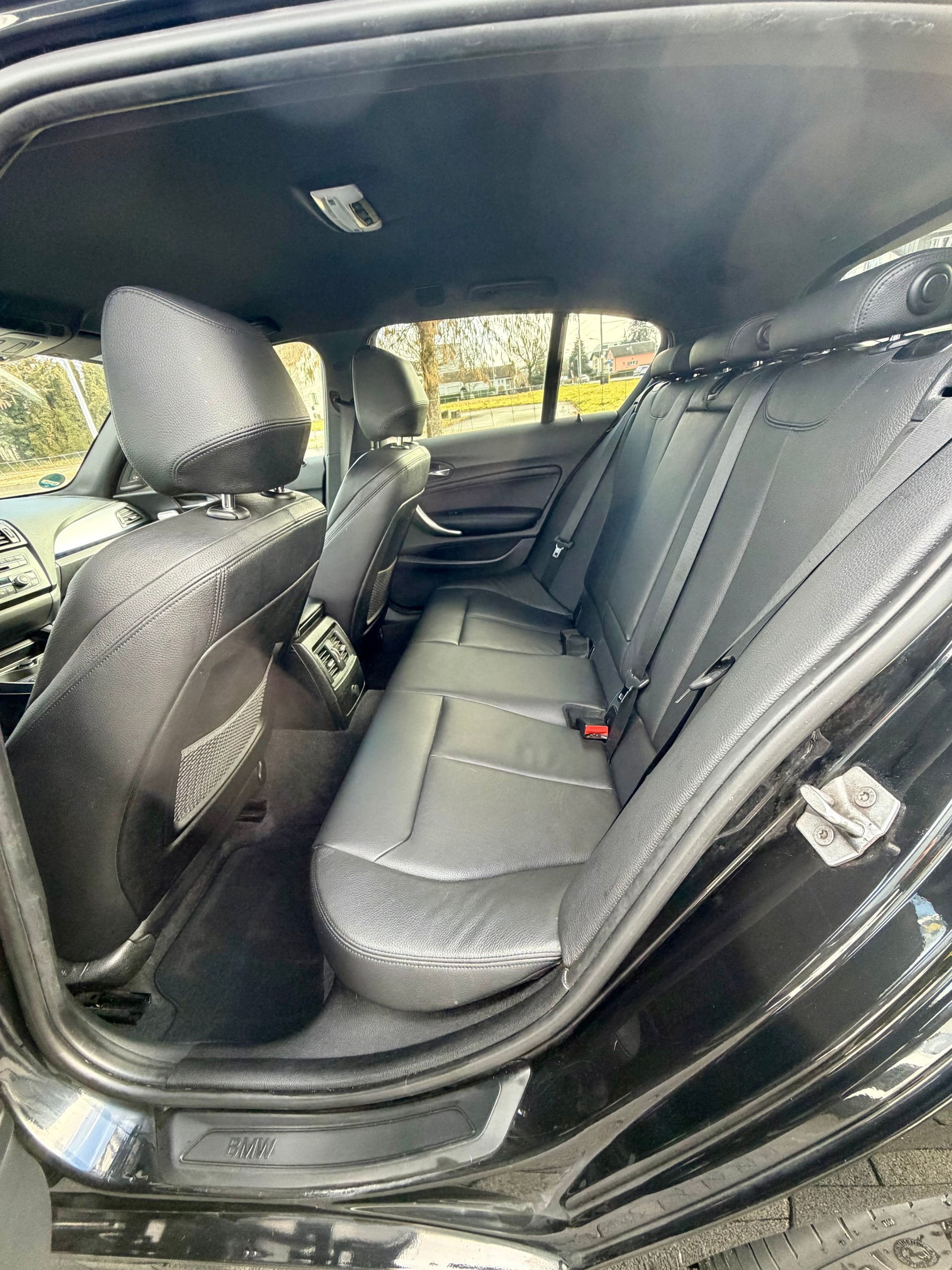 BMW M135i xDrive Steptronic-image-11