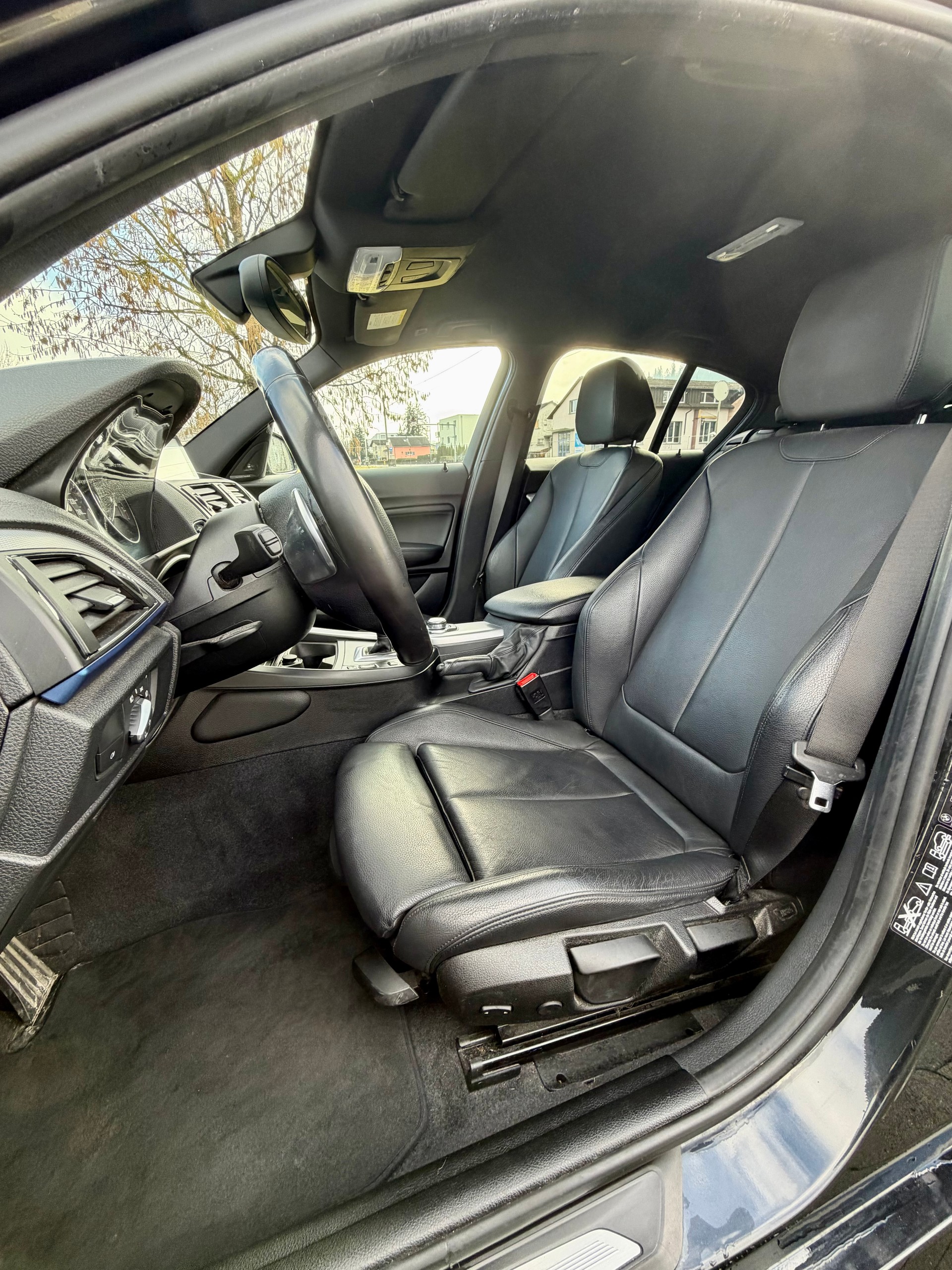 BMW M135i xDrive Steptronic-image-8