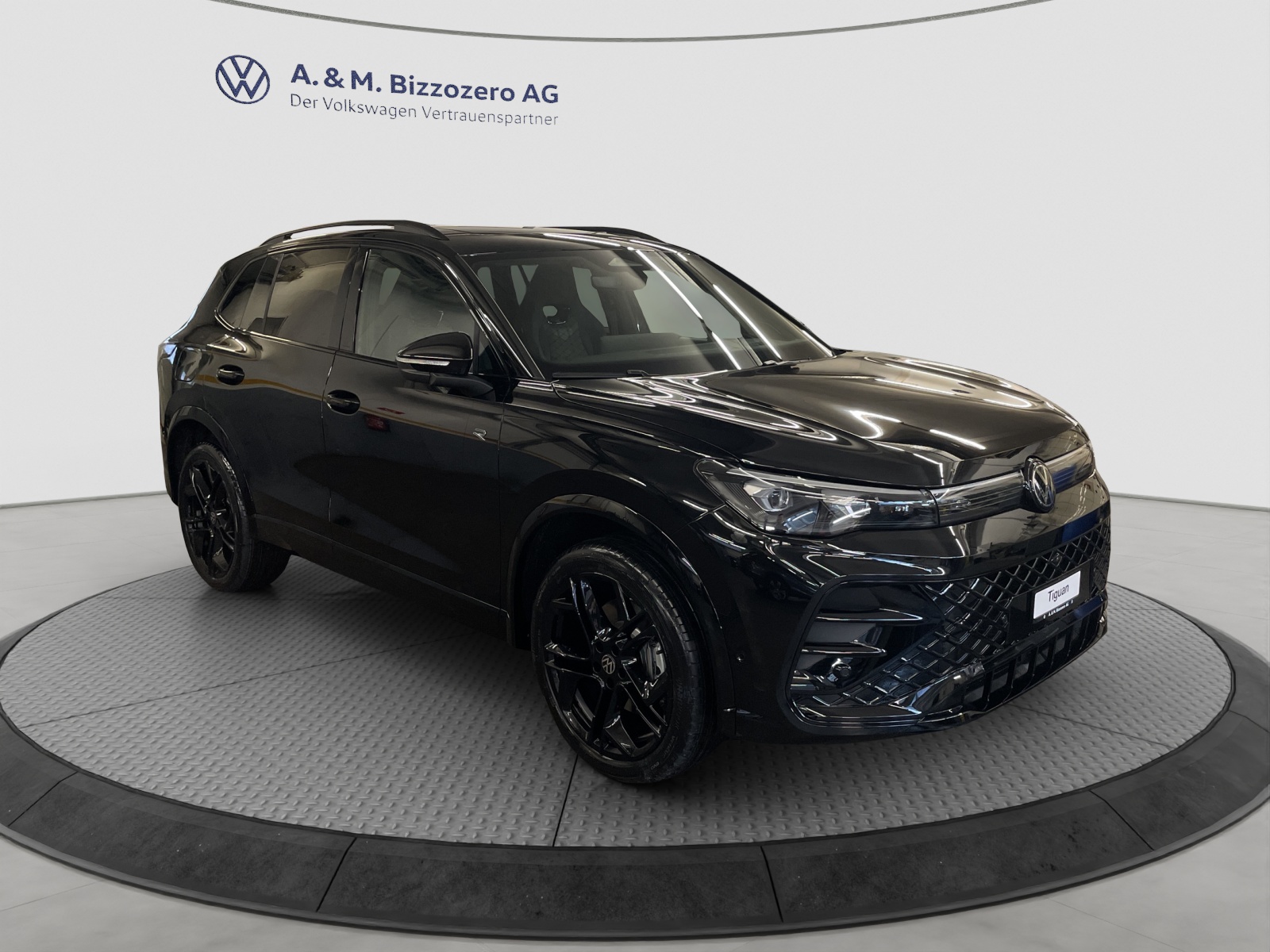 VW Tiguan 2.0 TSI DSG R-Line 4Motion-image-6