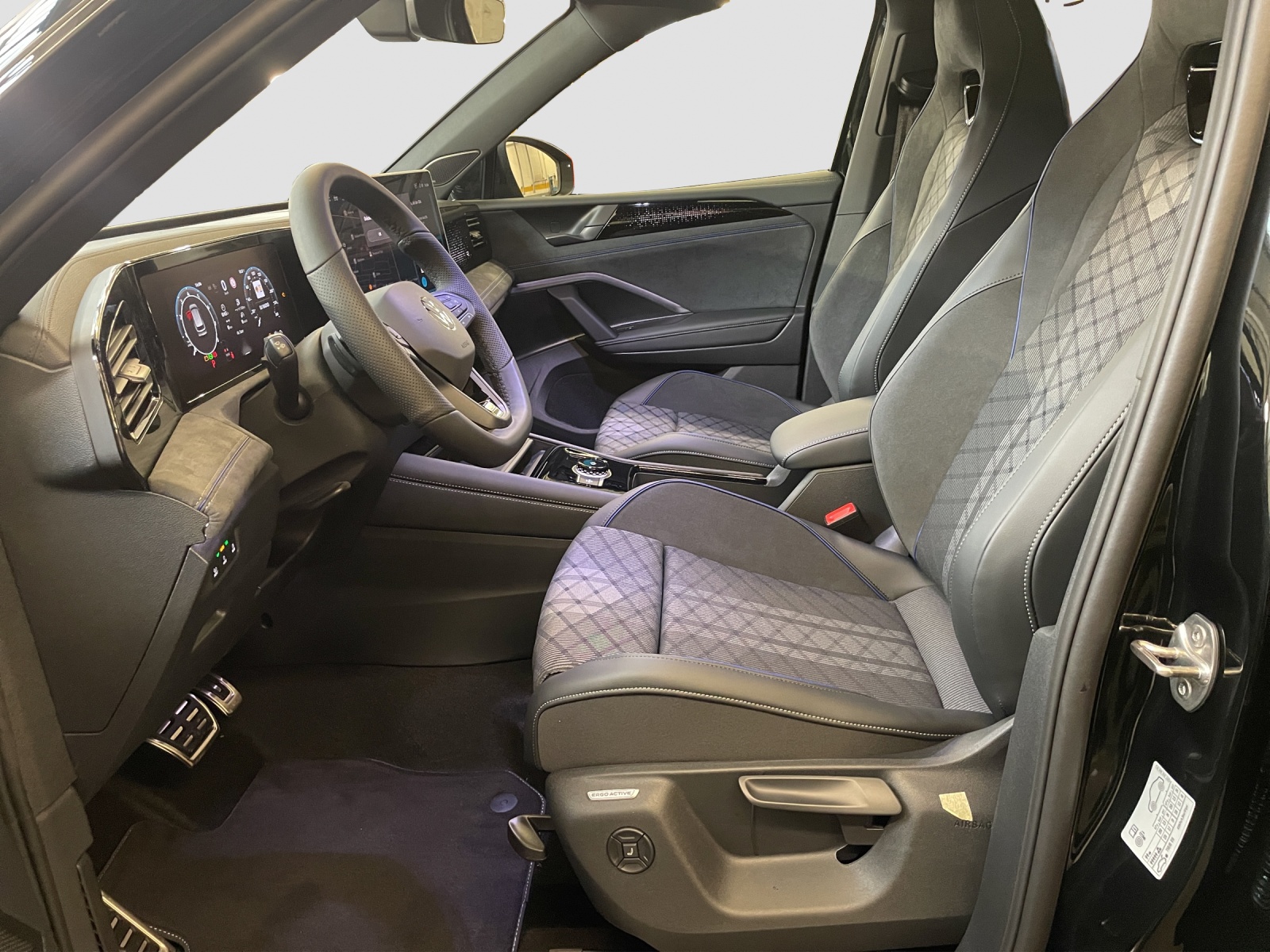 VW Tiguan 2.0 TSI DSG R-Line 4Motion-image-8