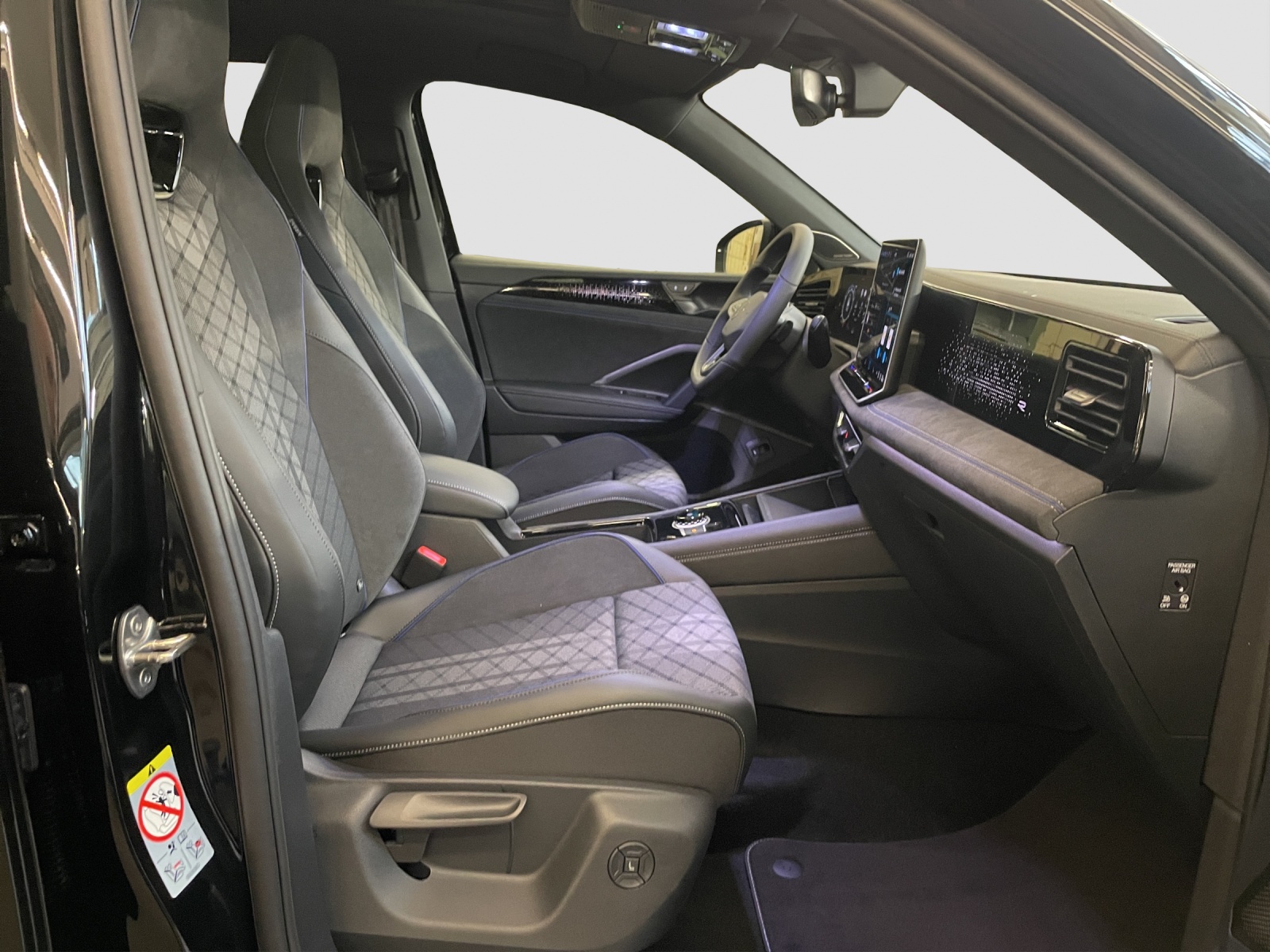 VW Tiguan 2.0 TSI DSG R-Line 4Motion-image-13