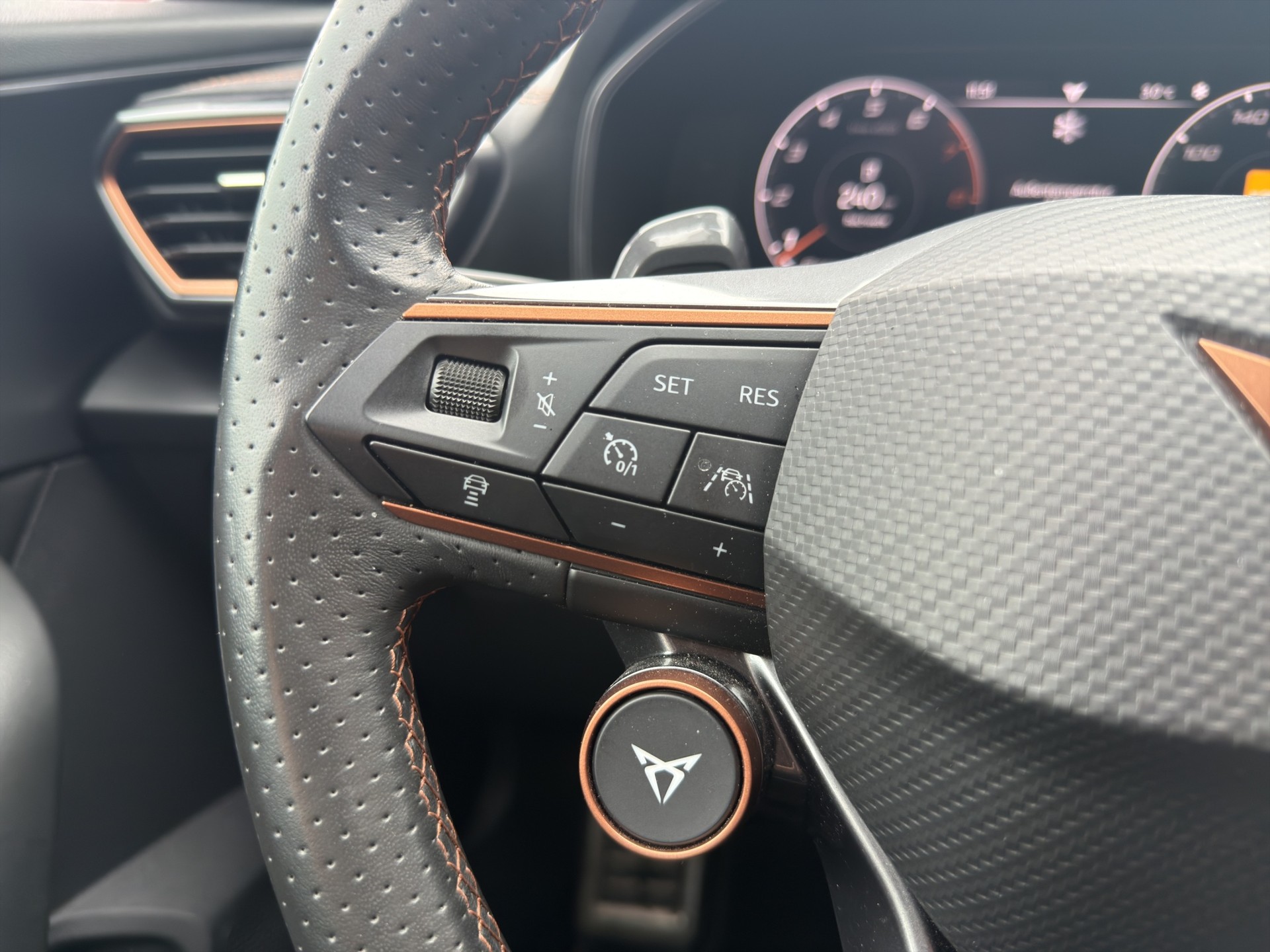CUPRA Formentor 2.0 TSI VZ 4Drive DSG-image-24