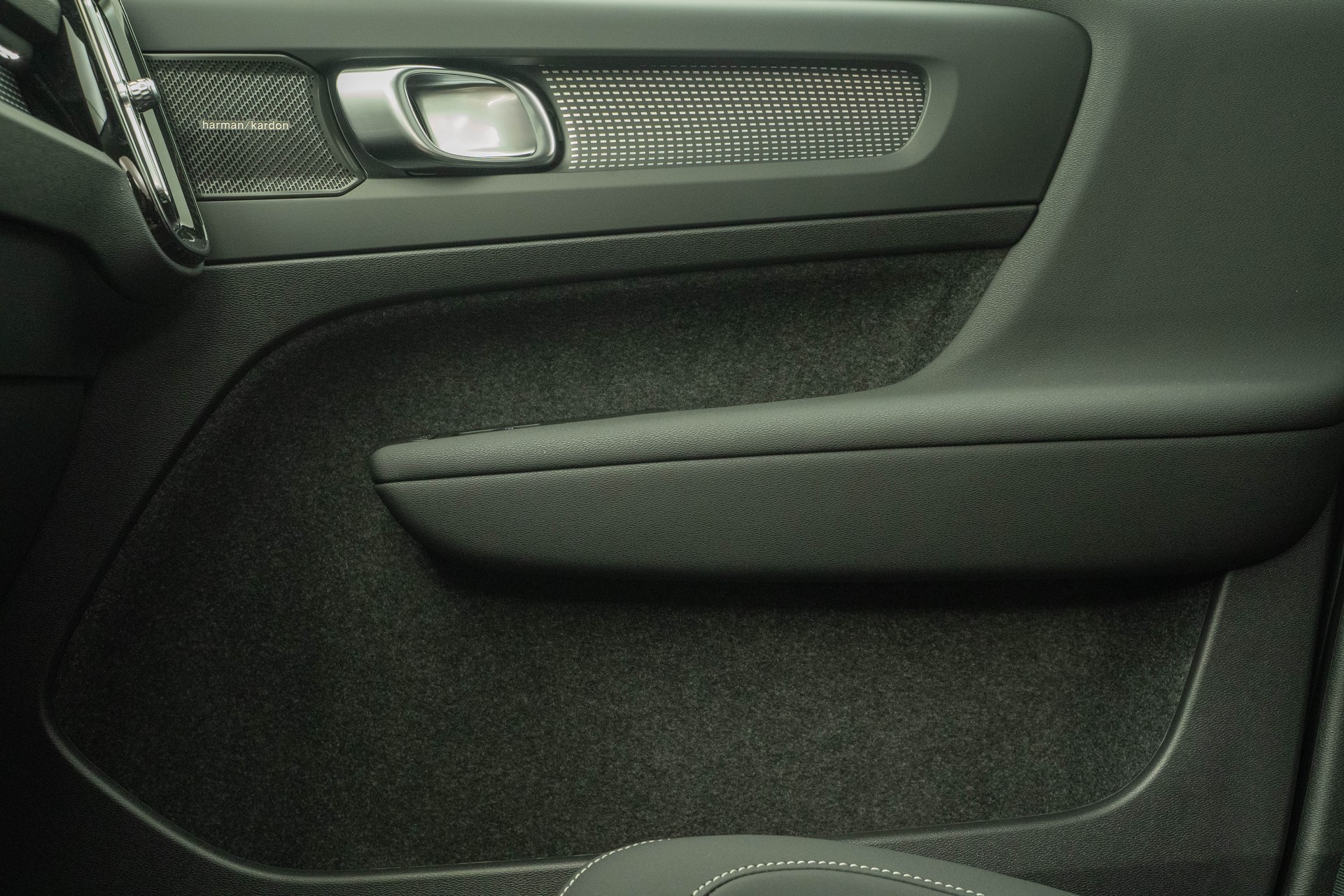 VOLVO EX40 Twin Performance Ultra AWD-image-13