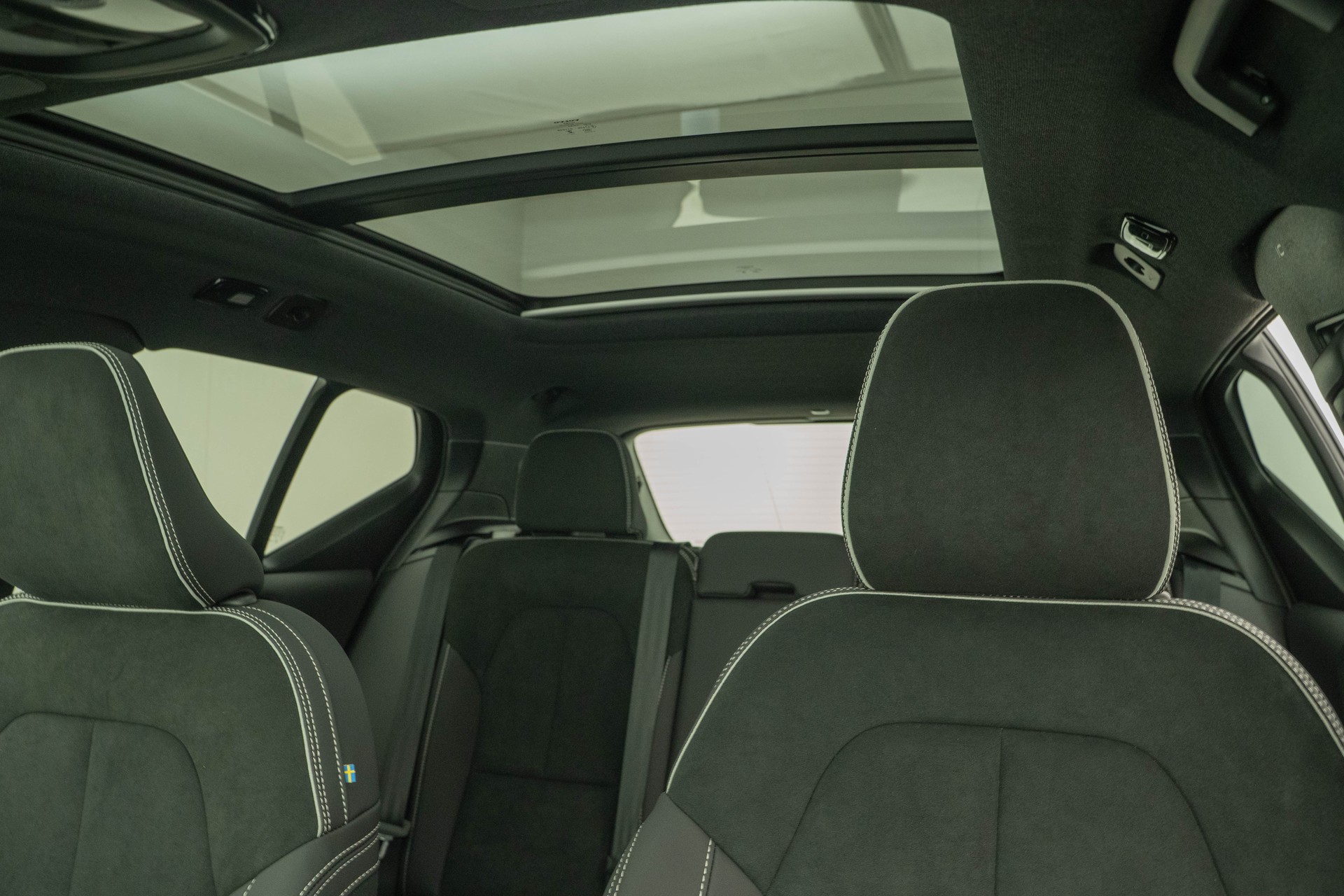 VOLVO EX40 Twin Performance Ultra AWD-image-9