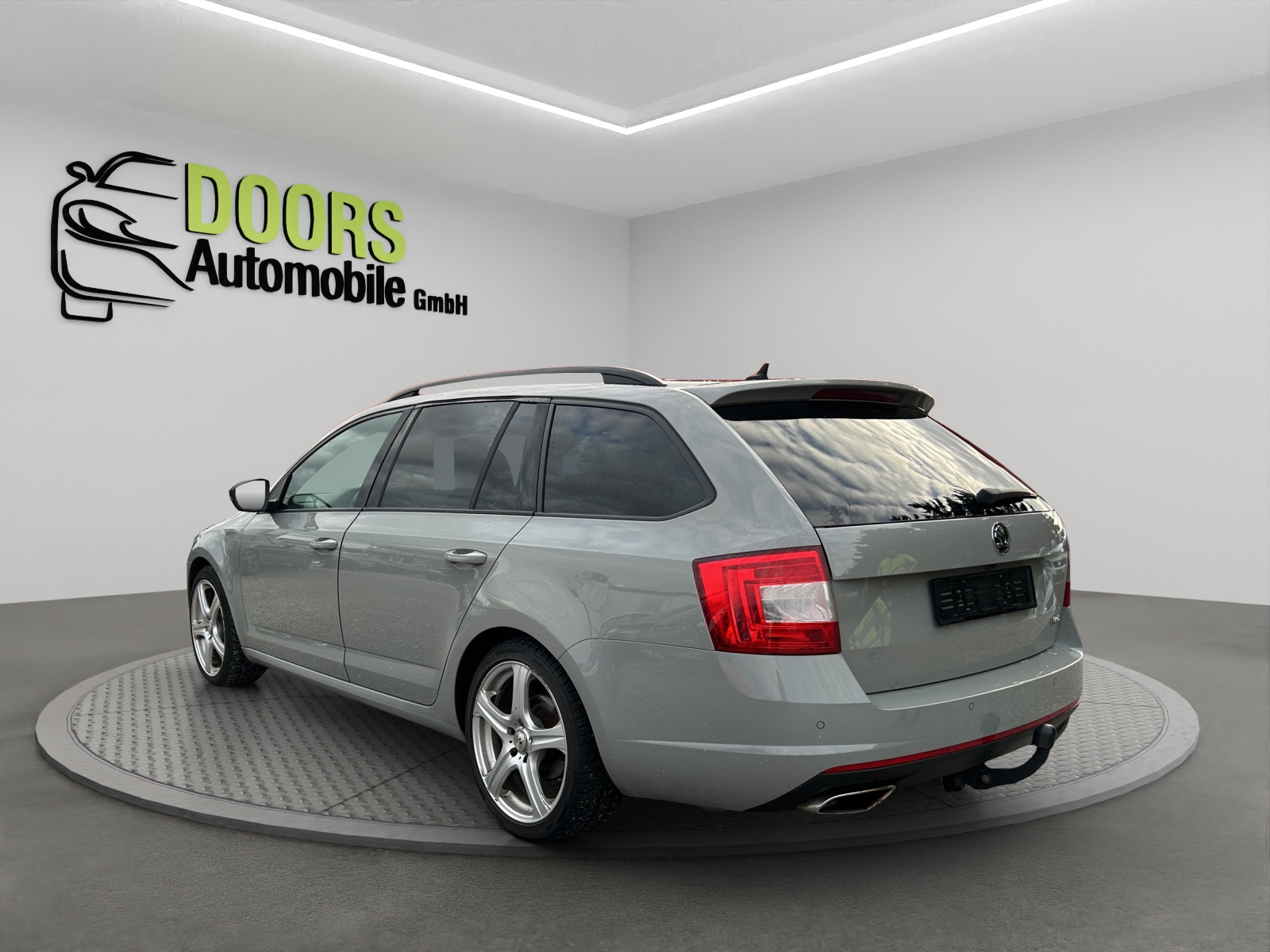 SKODA Octavia Combi 2.0 TDI RS DSG-image-5