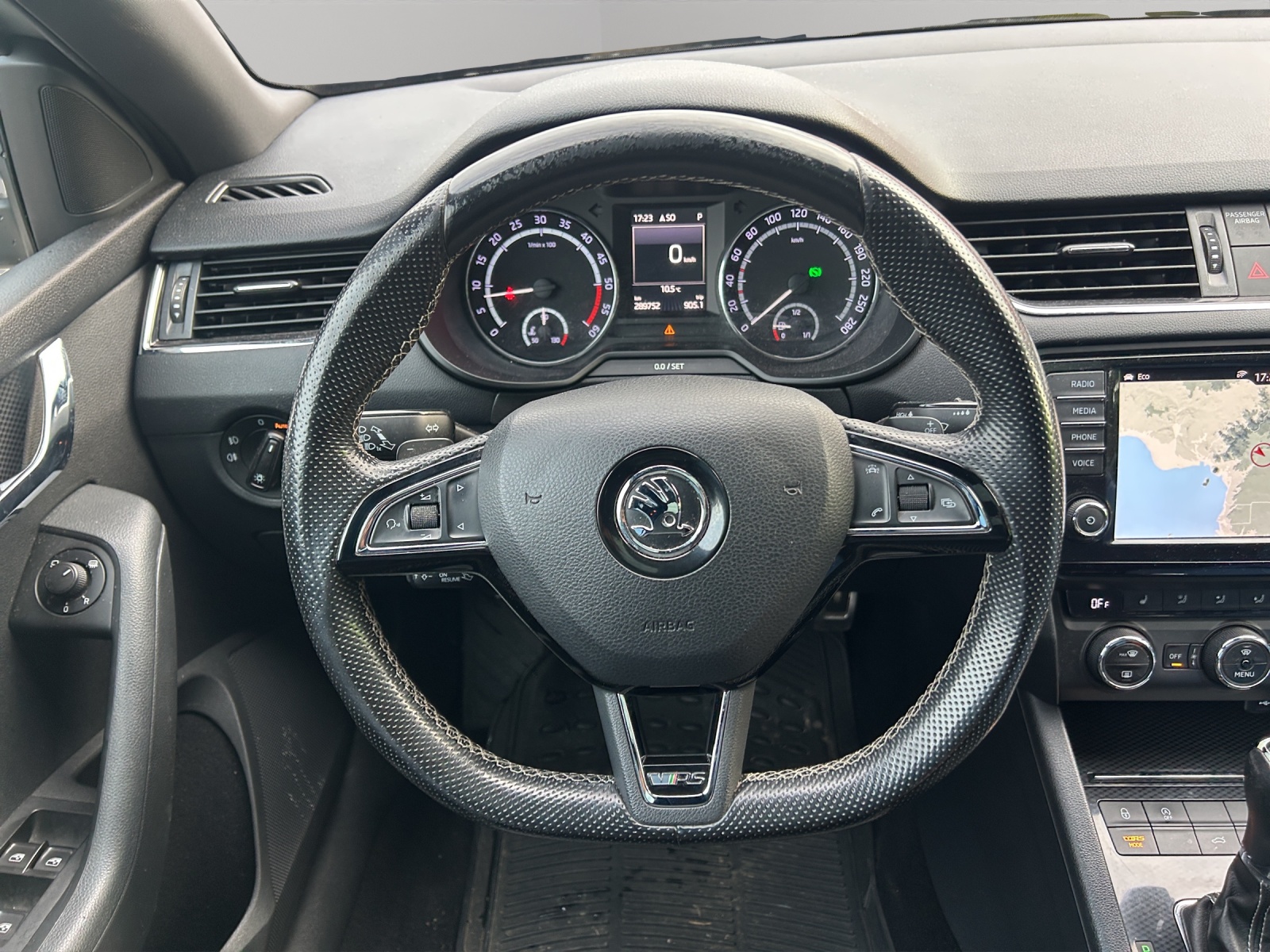 SKODA Octavia Combi 2.0 TDI RS DSG-image-17