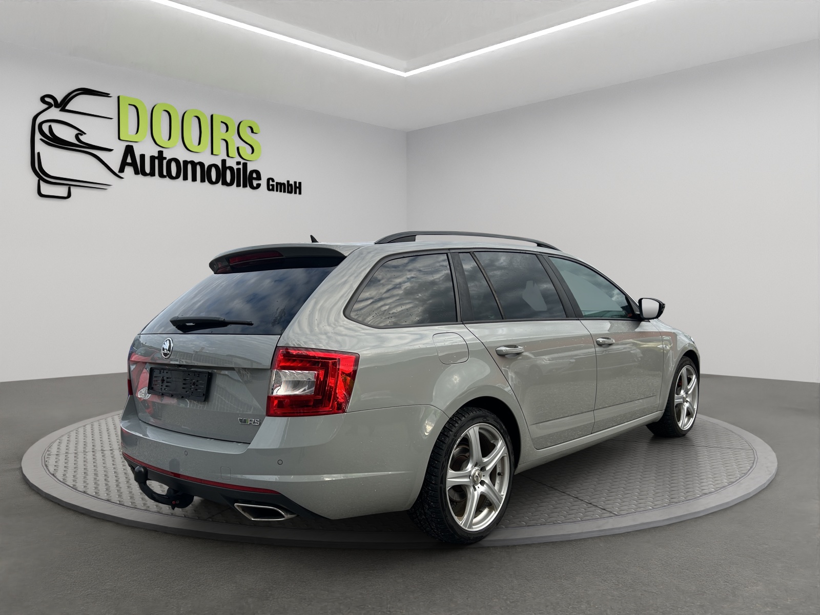SKODA Octavia Combi 2.0 TDI RS DSG-image-6