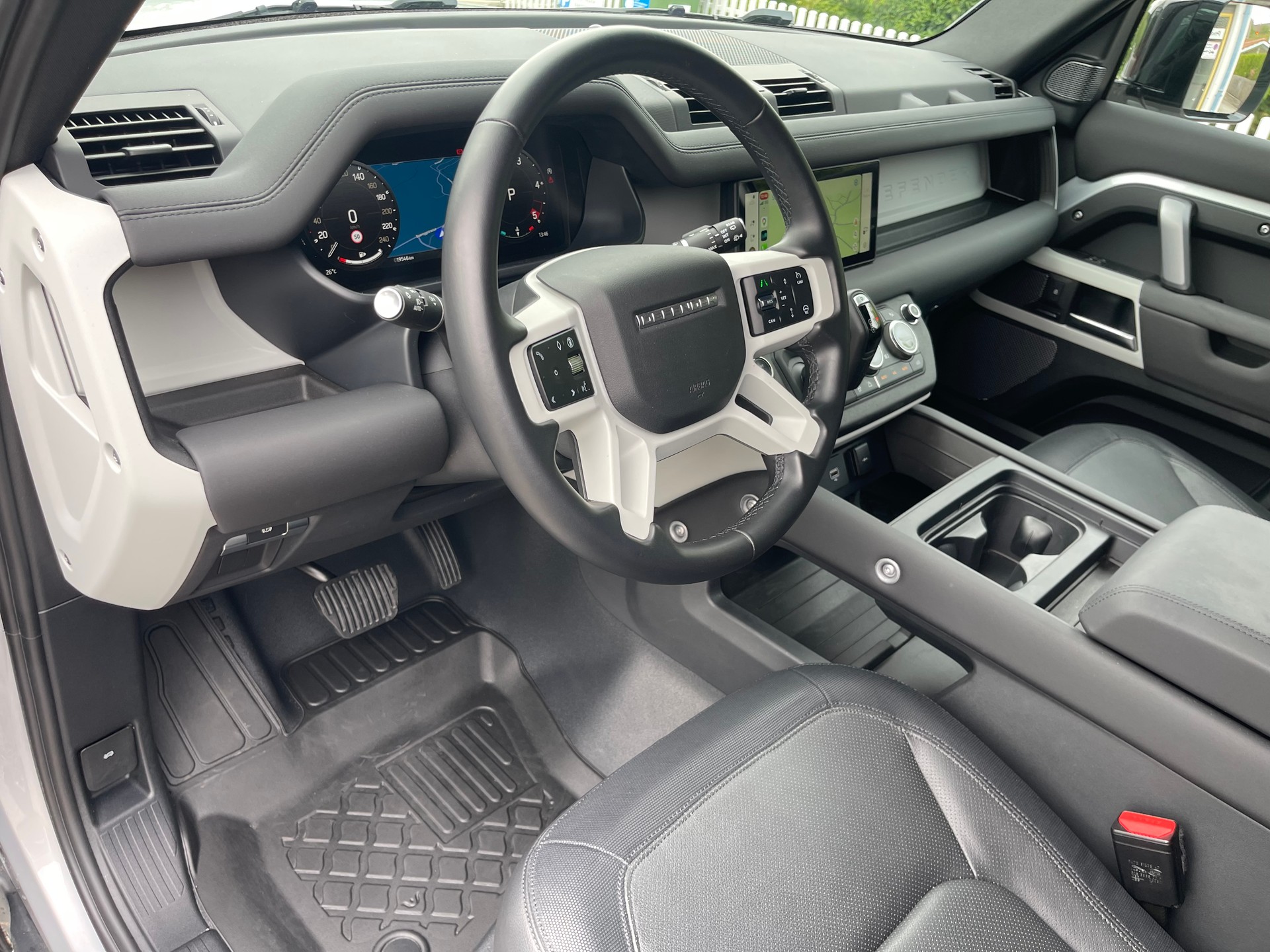 LAND ROVER Defender 110 3.0 D I6 250 X-Dynamic SE AWD AT8-image-7