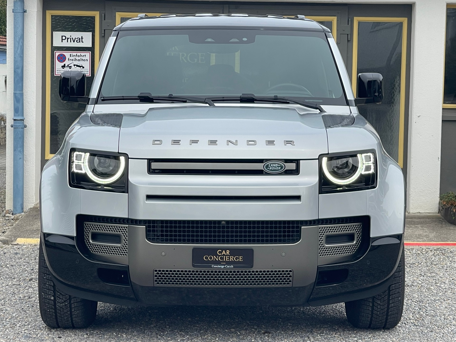 LAND ROVER Defender 110 3.0 D I6 250 X-Dynamic SE AWD AT8-image-2