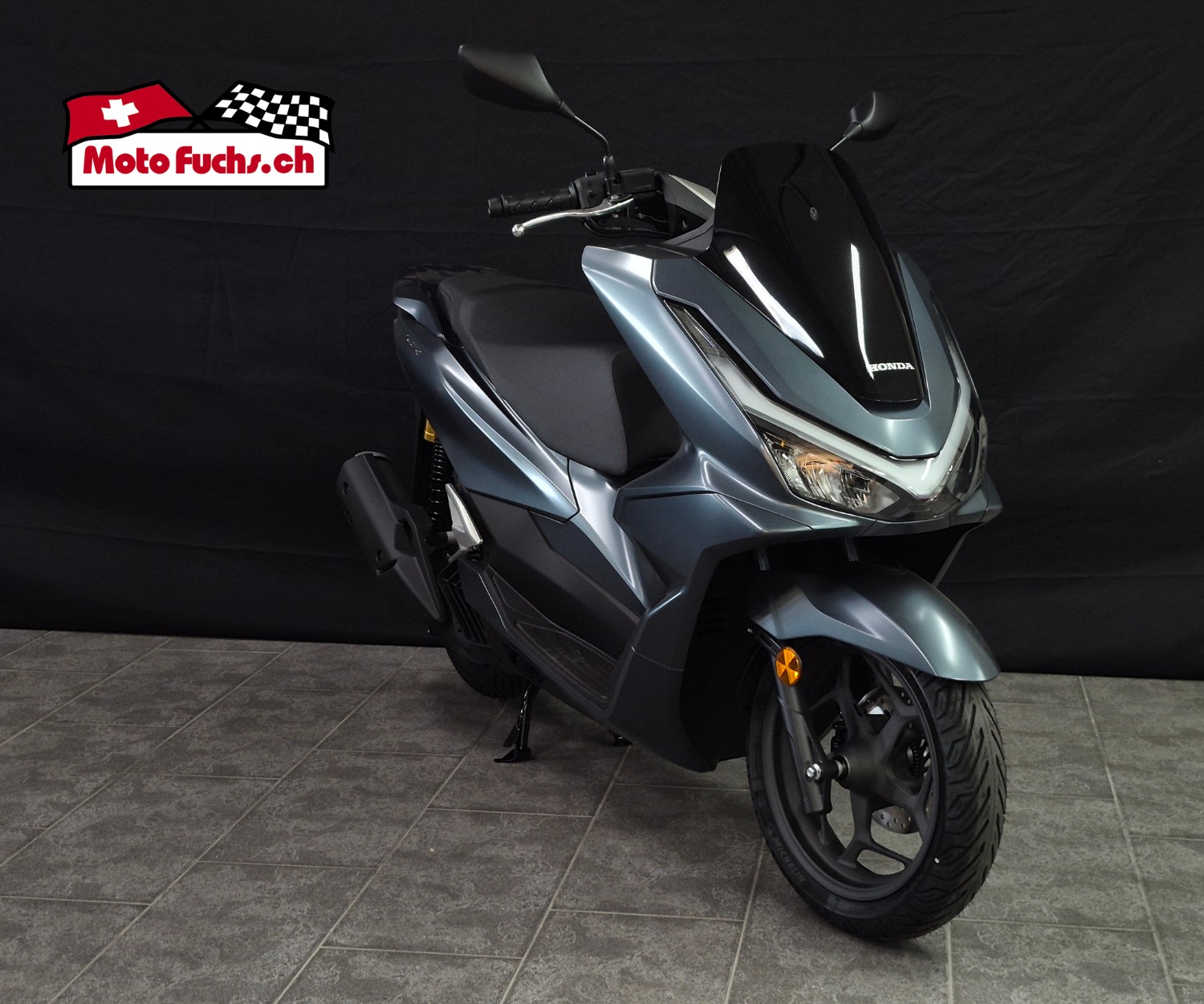 HONDA PCX 125 DX TFT. connectivity