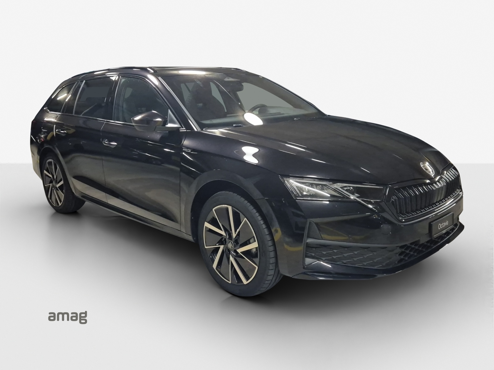 SKODA Octavia Sportline Dynamic-image-5