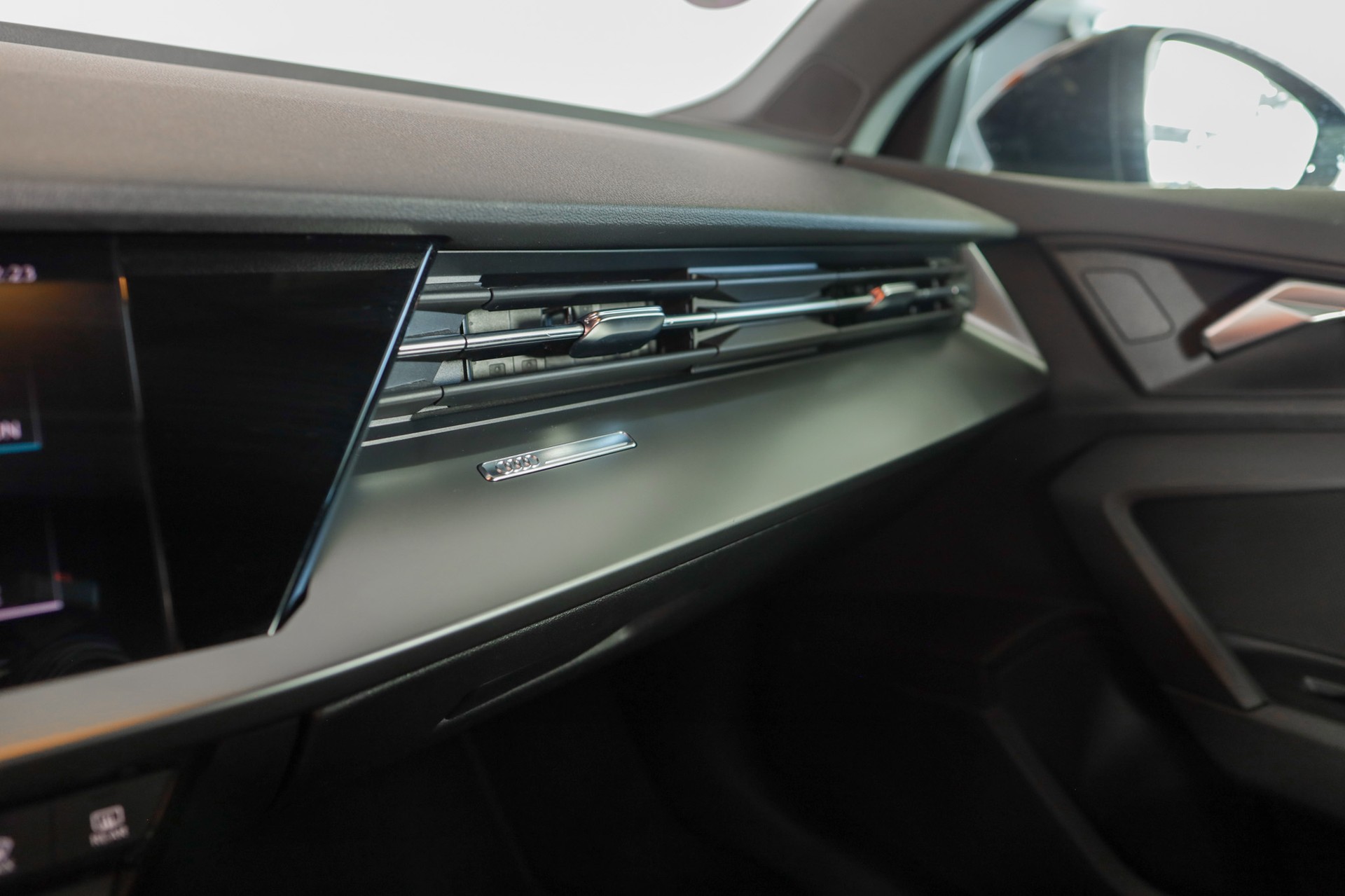 AUDI A3 Sportback 35 TFSI-image-9
