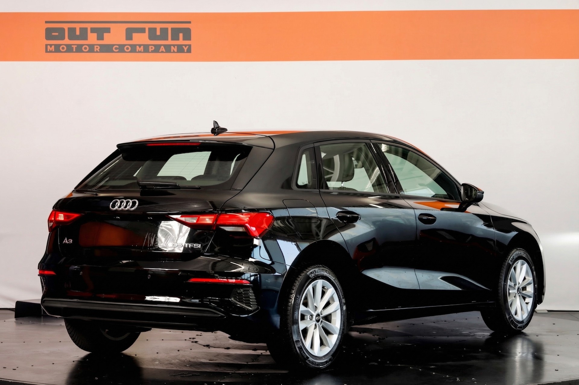AUDI A3 Sportback 35 TFSI-image-3
