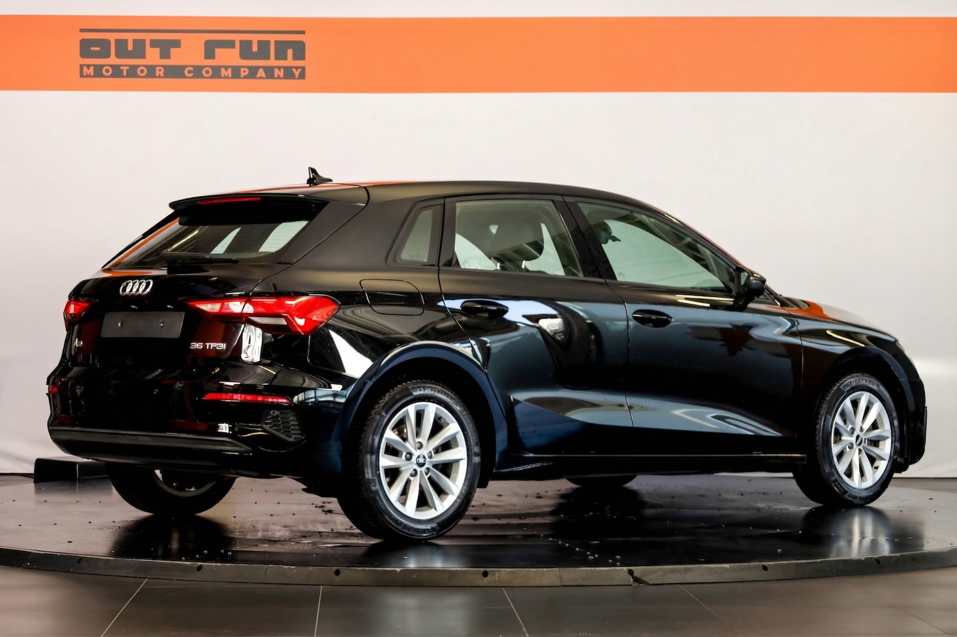 AUDI A3 Sportback 35 TFSI-image-4
