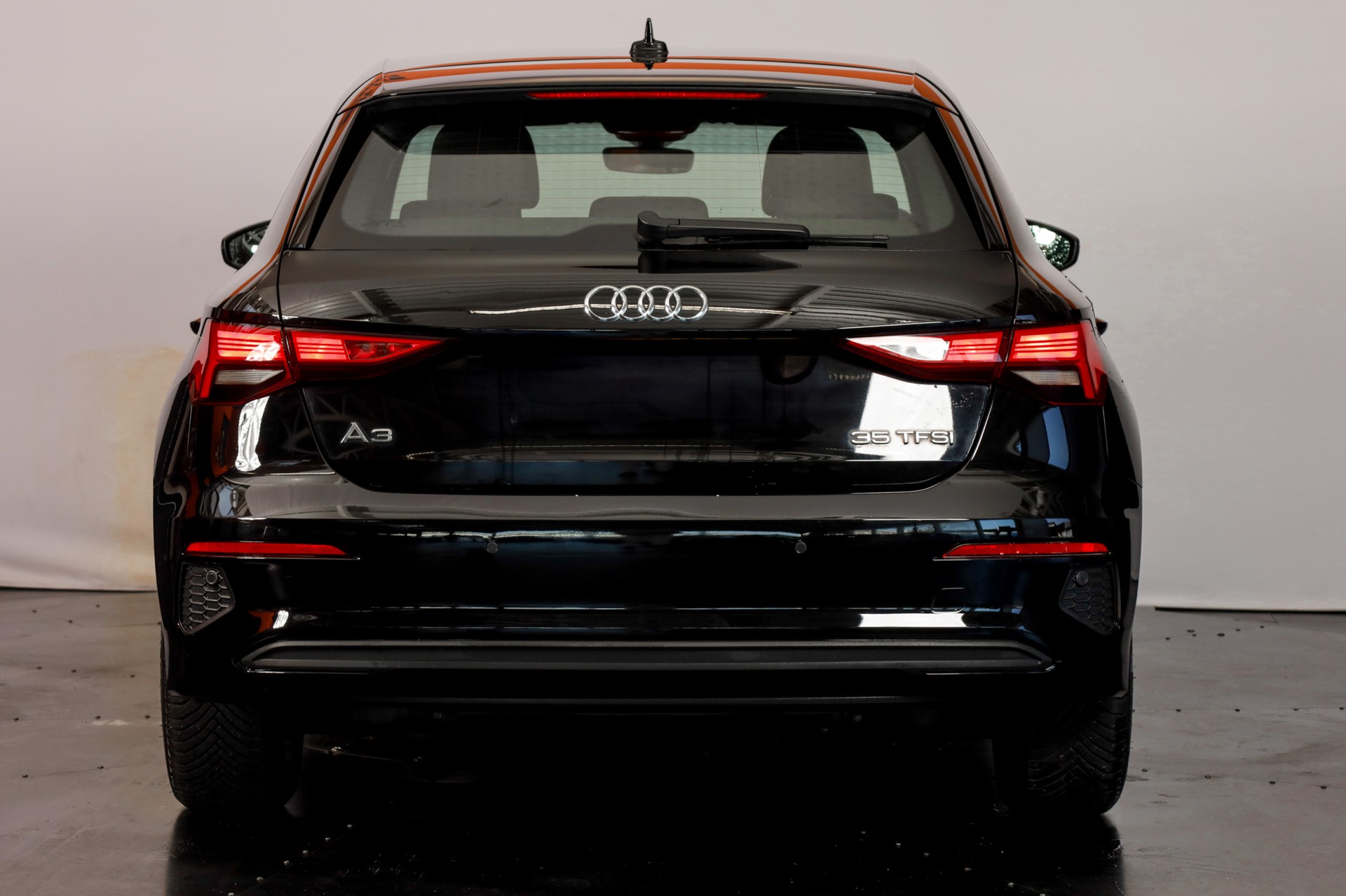 AUDI A3 Sportback 35 TFSI-image-2