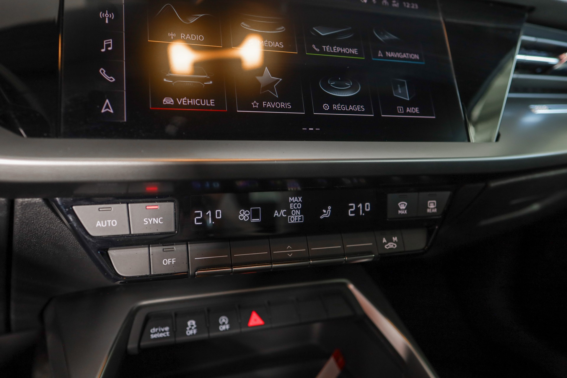 AUDI A3 Sportback 35 TFSI-image-8