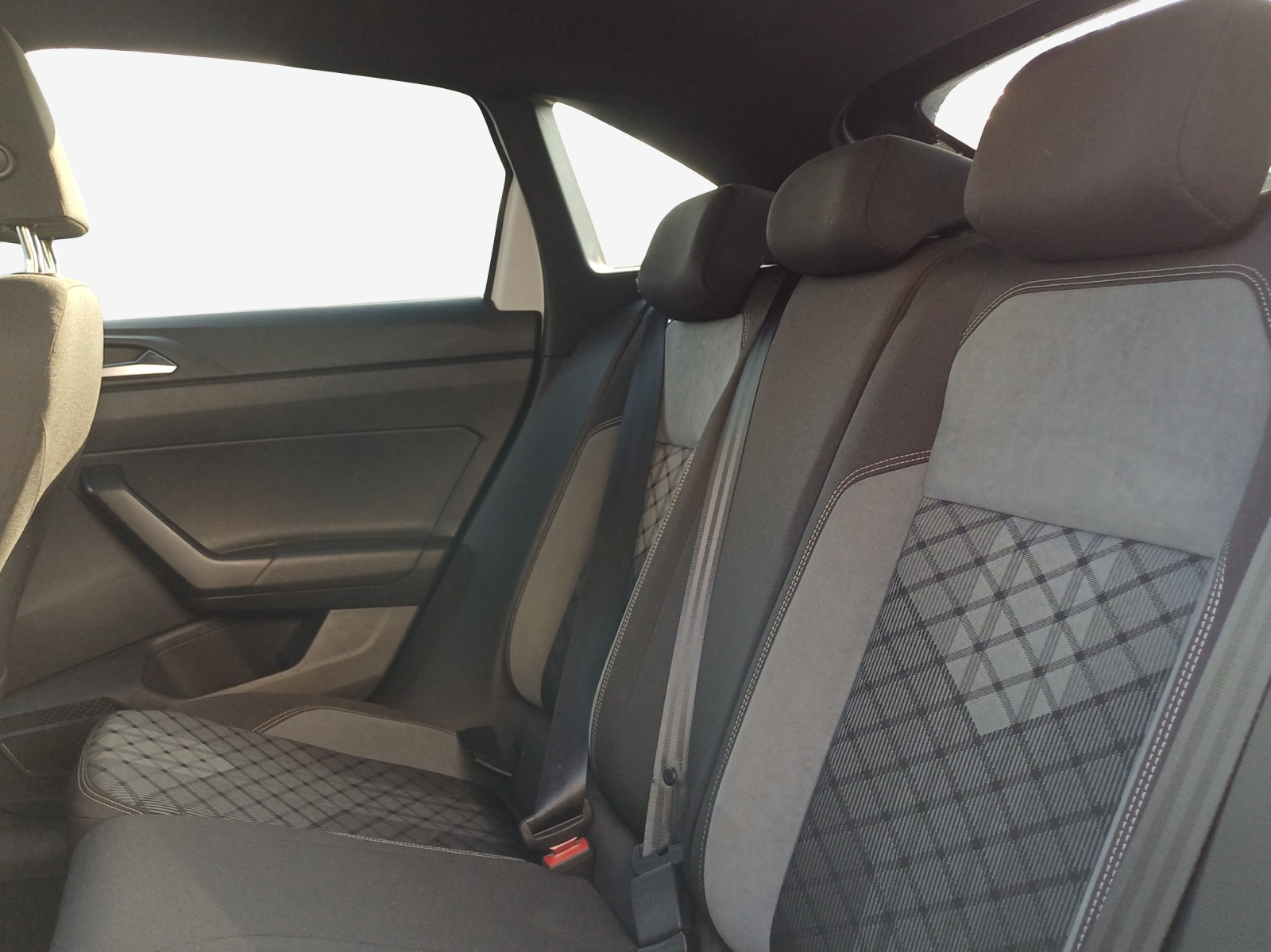 VW Taigo 1.5 TSI R-Line DSG-image-11