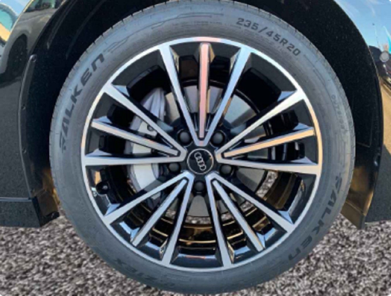 AUDI A6 Avant e-tron quattro-image-7