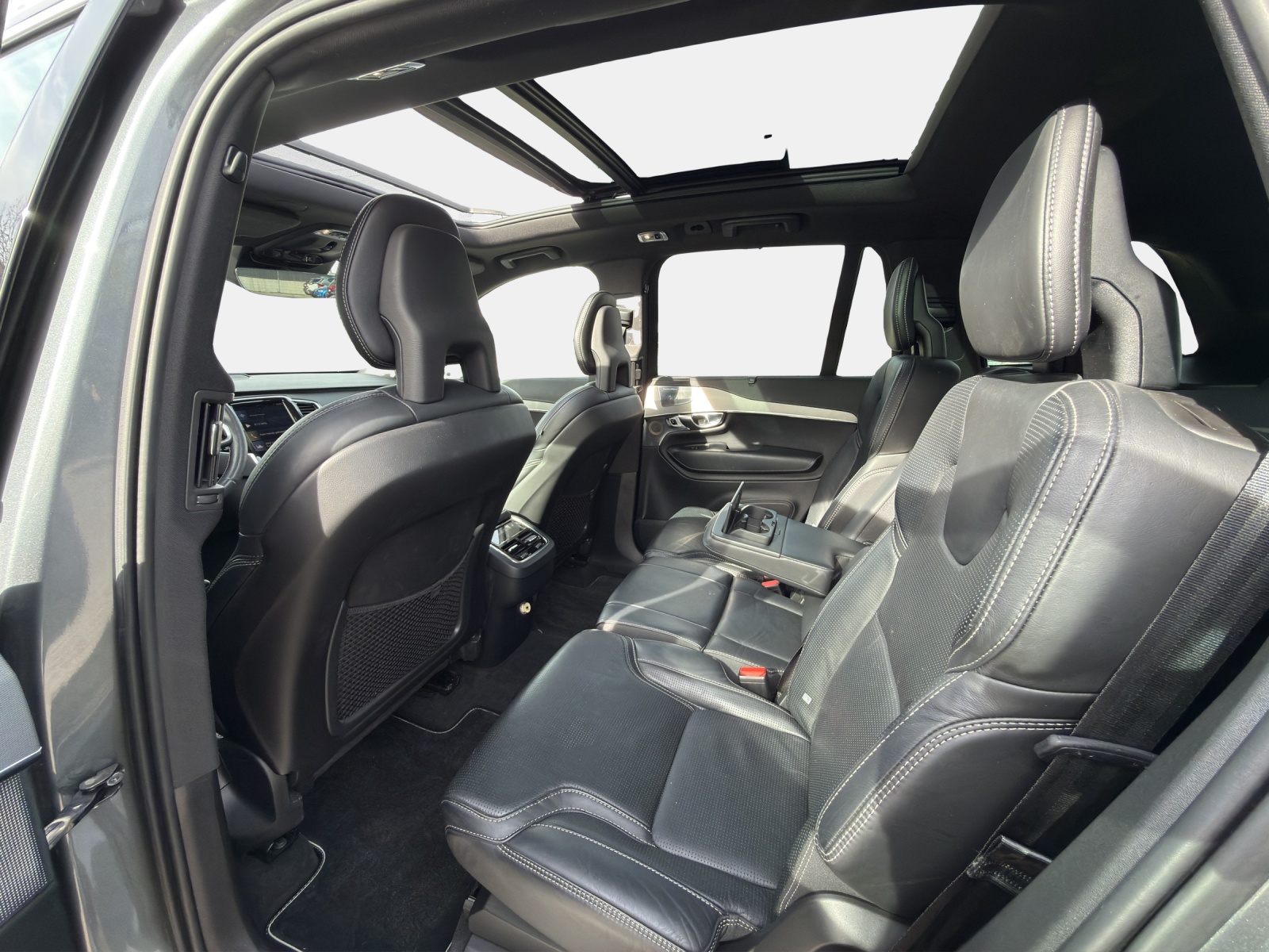 VOLVO XC90 2.0/235 D5 R-Design 4x4-image-10