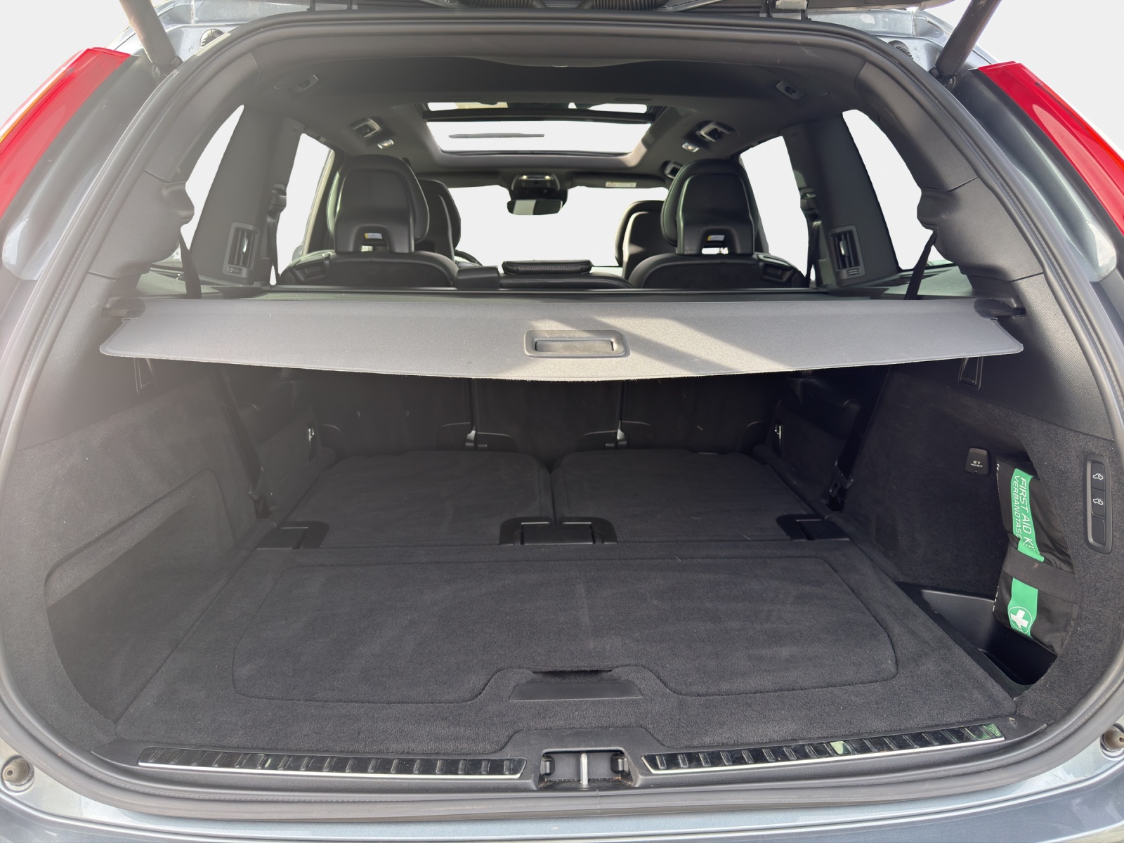 VOLVO XC90 2.0/235 D5 R-Design 4x4-image-13