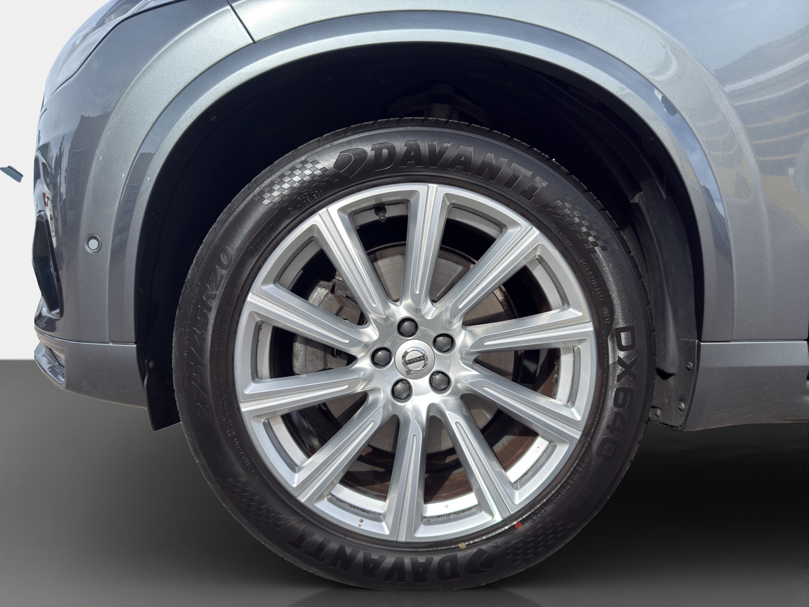 VOLVO XC90 2.0/235 D5 R-Design 4x4-image-8