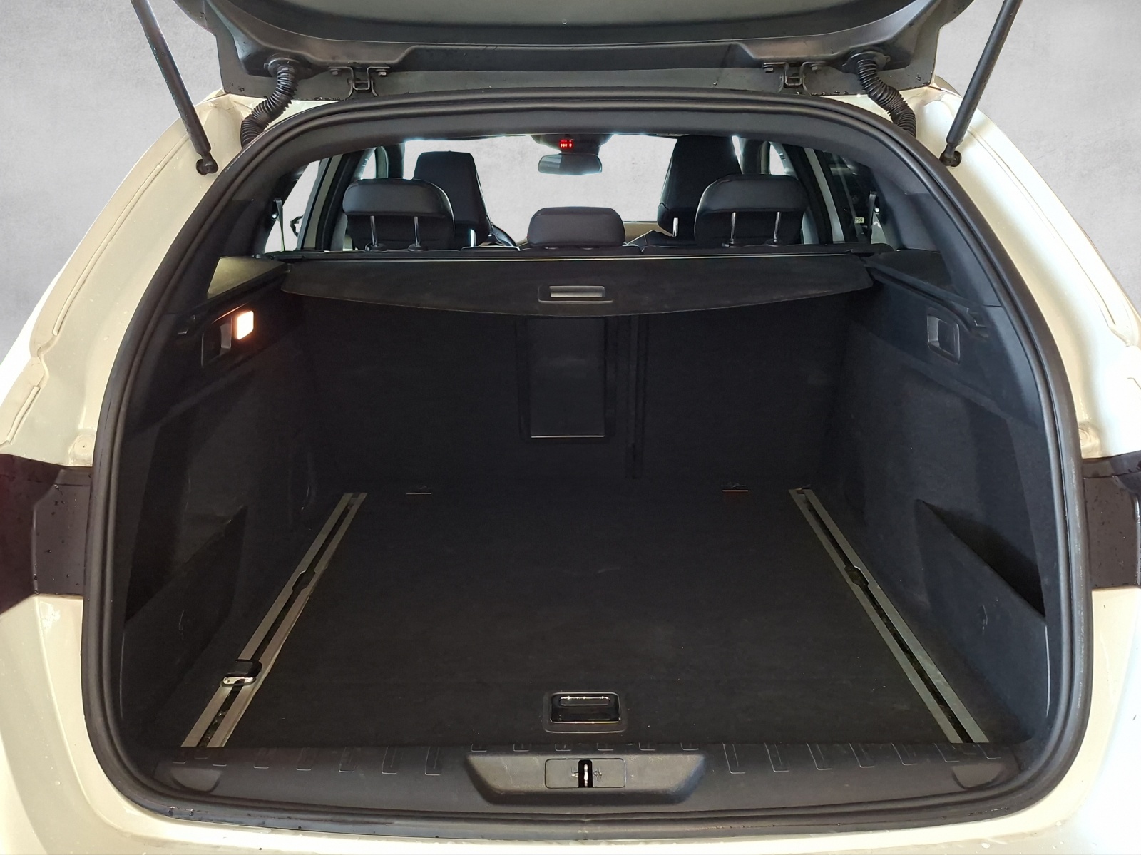 PEUGEOT 308 SW 1.6 THP GT-image-14
