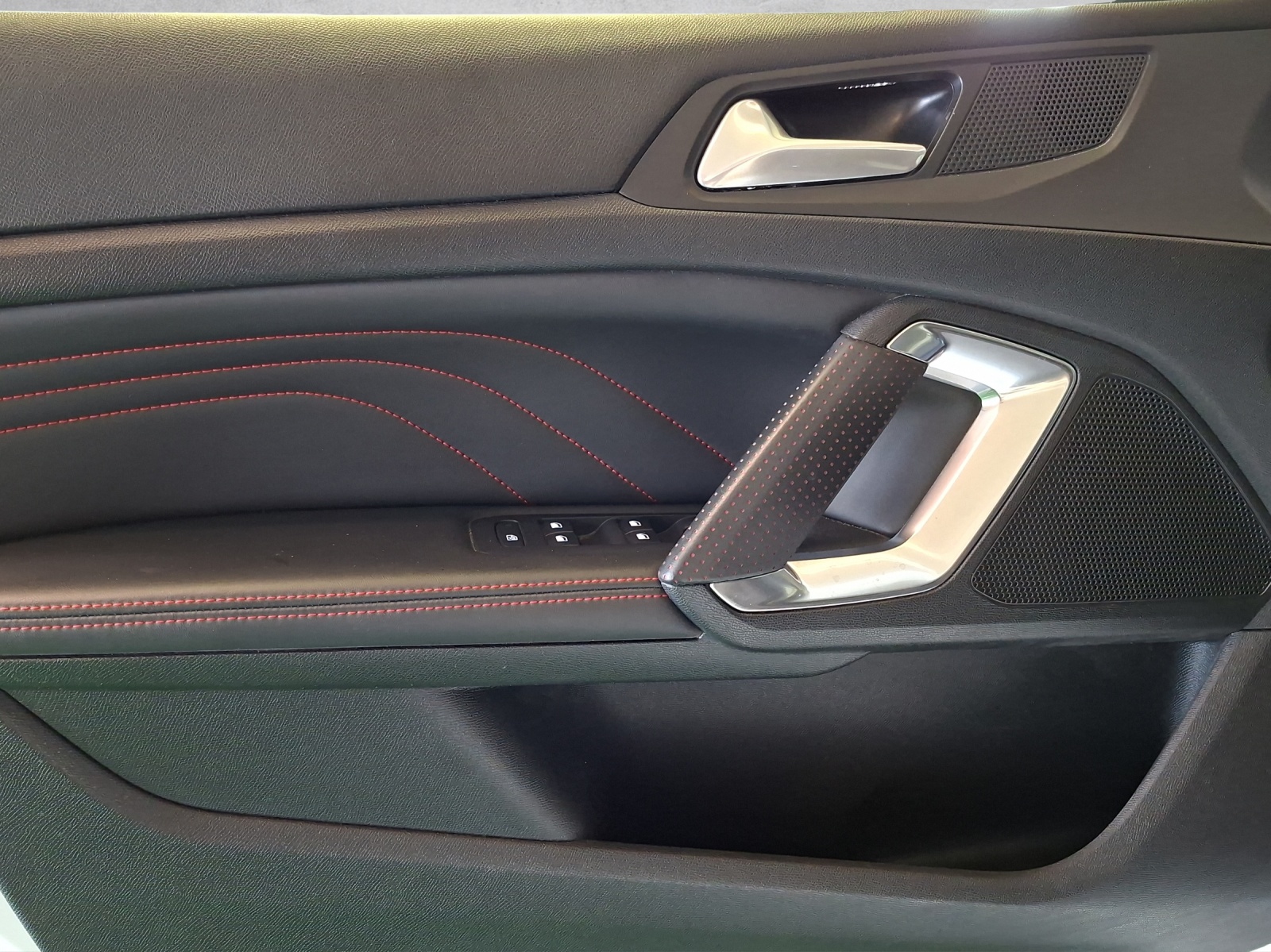 PEUGEOT 308 SW 1.6 THP GT-image-12