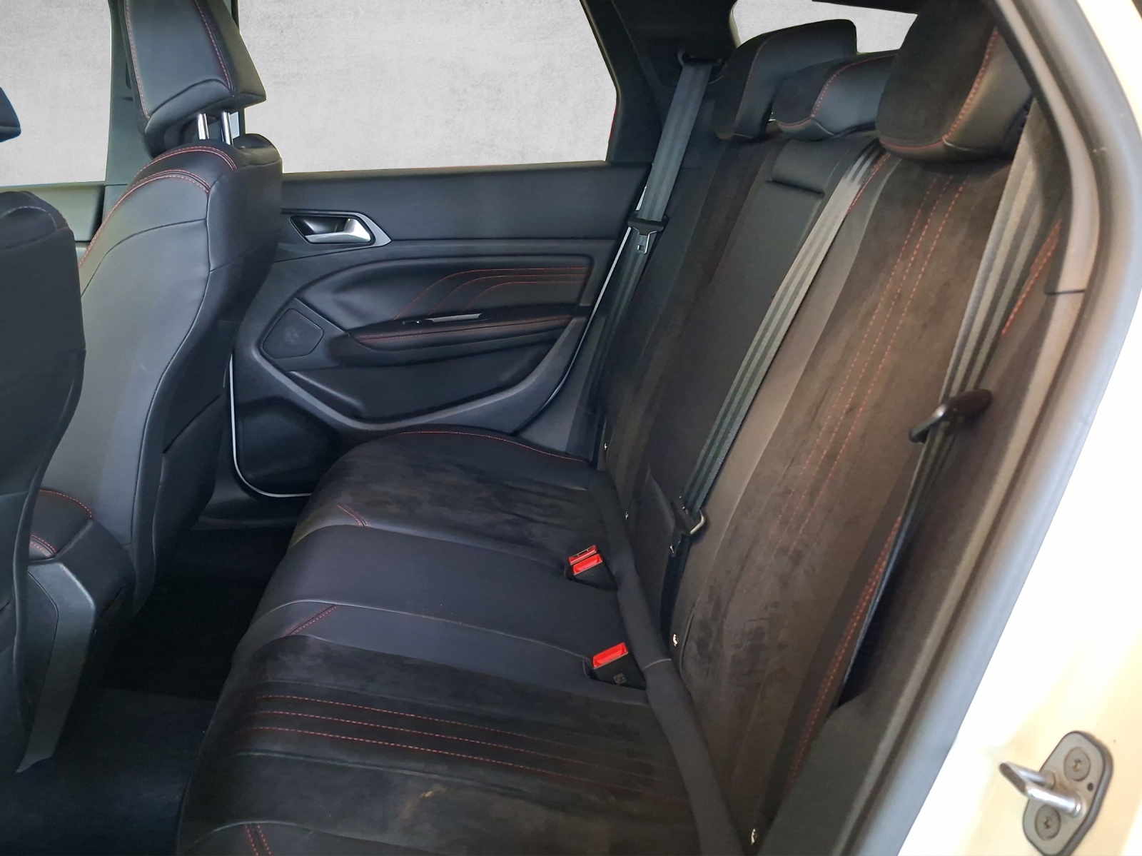 PEUGEOT 308 SW 1.6 THP GT-image-13
