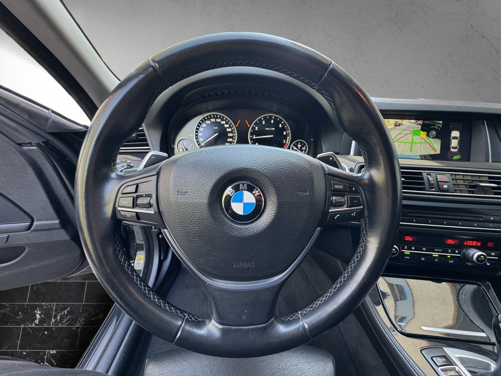 BMW 528i xDrive Steptronic-image-10