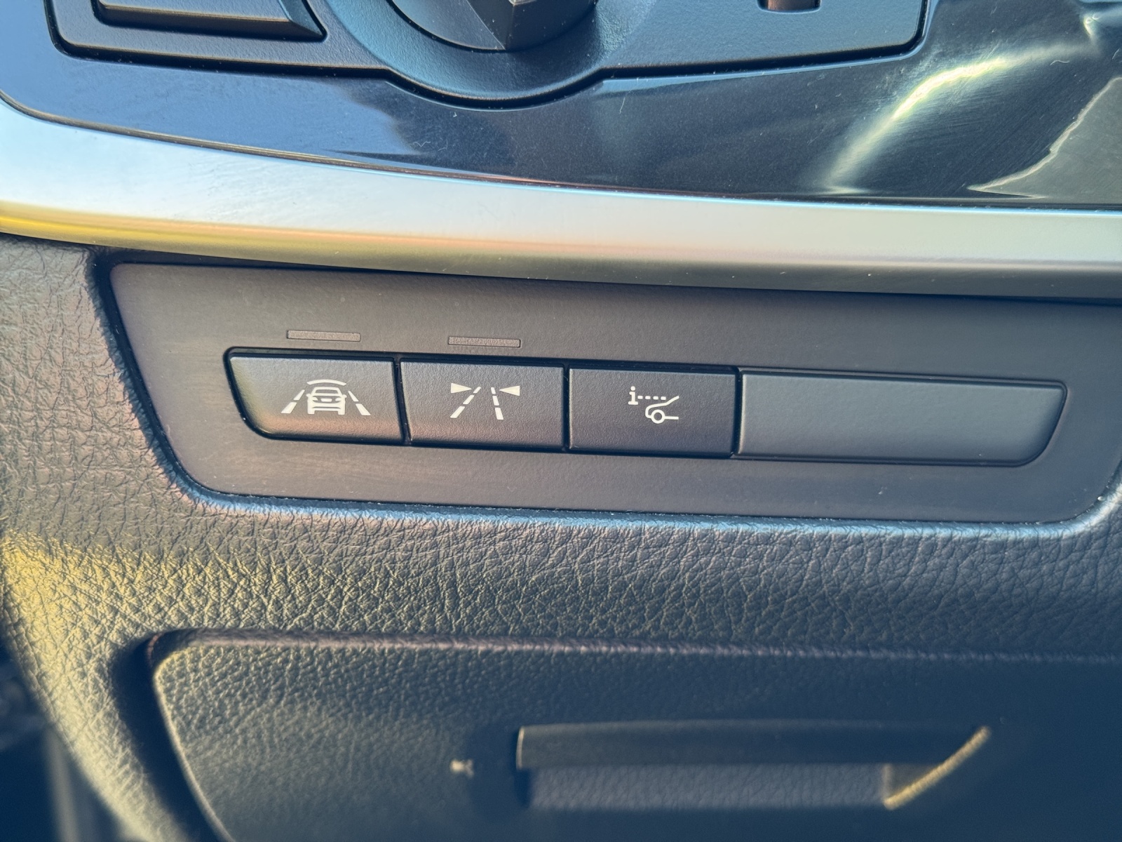BMW 528i xDrive Steptronic-image-22