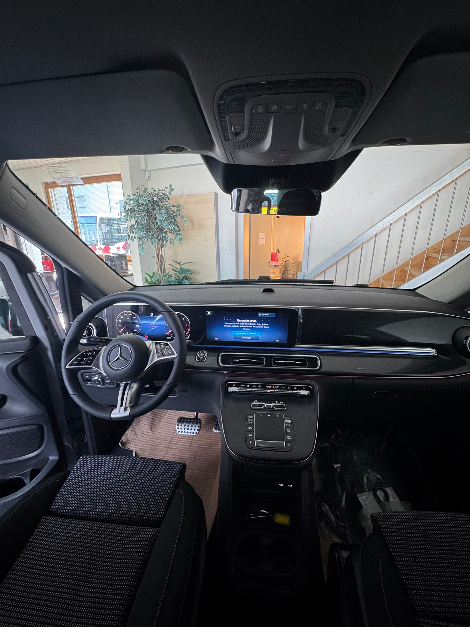 MERCEDES-BENZ V 250 d TREND 3200mm L 4 Matic, 8 places-image-5