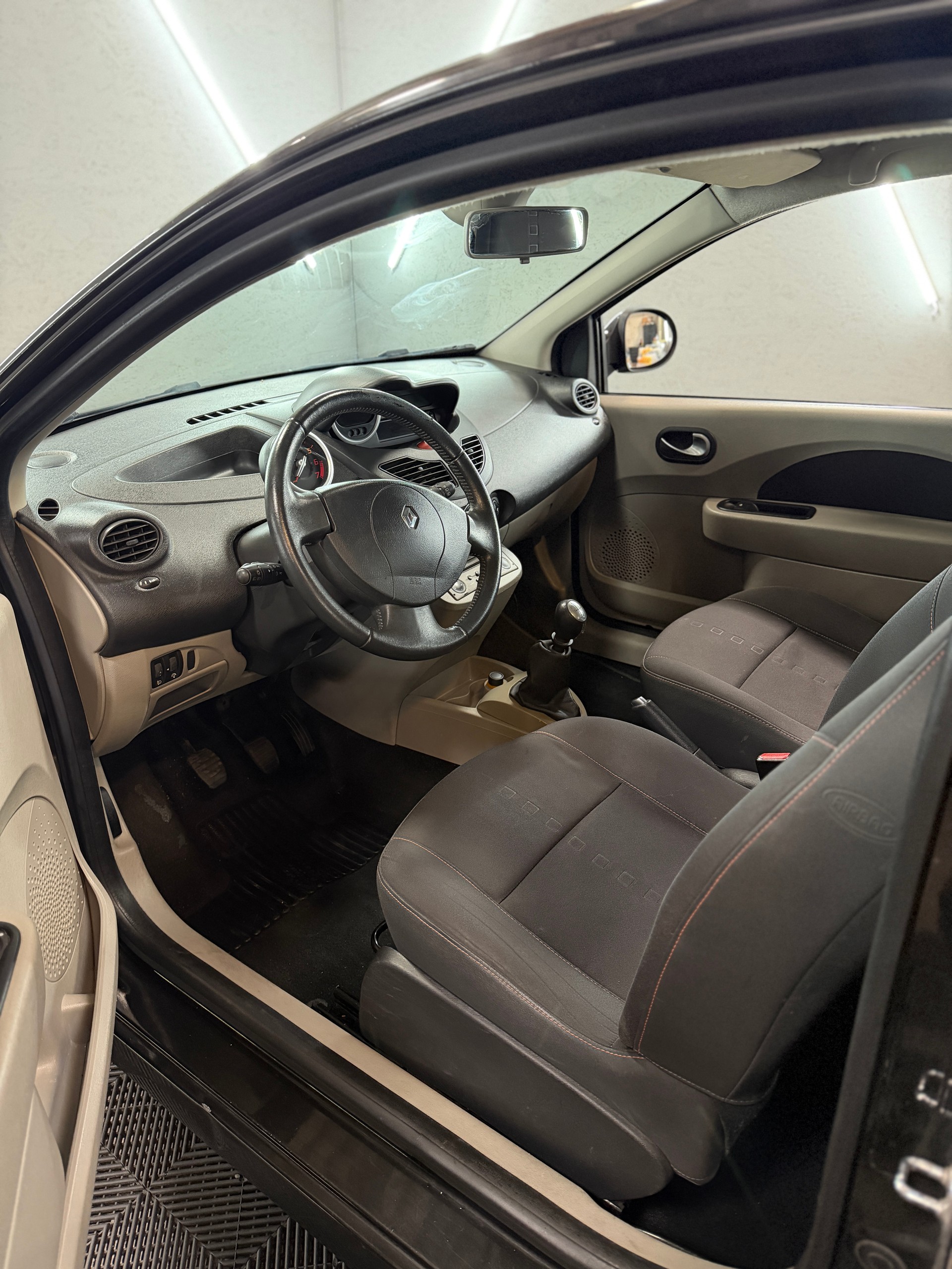 RENAULT Twingo 1.2 16V Expression-image-9