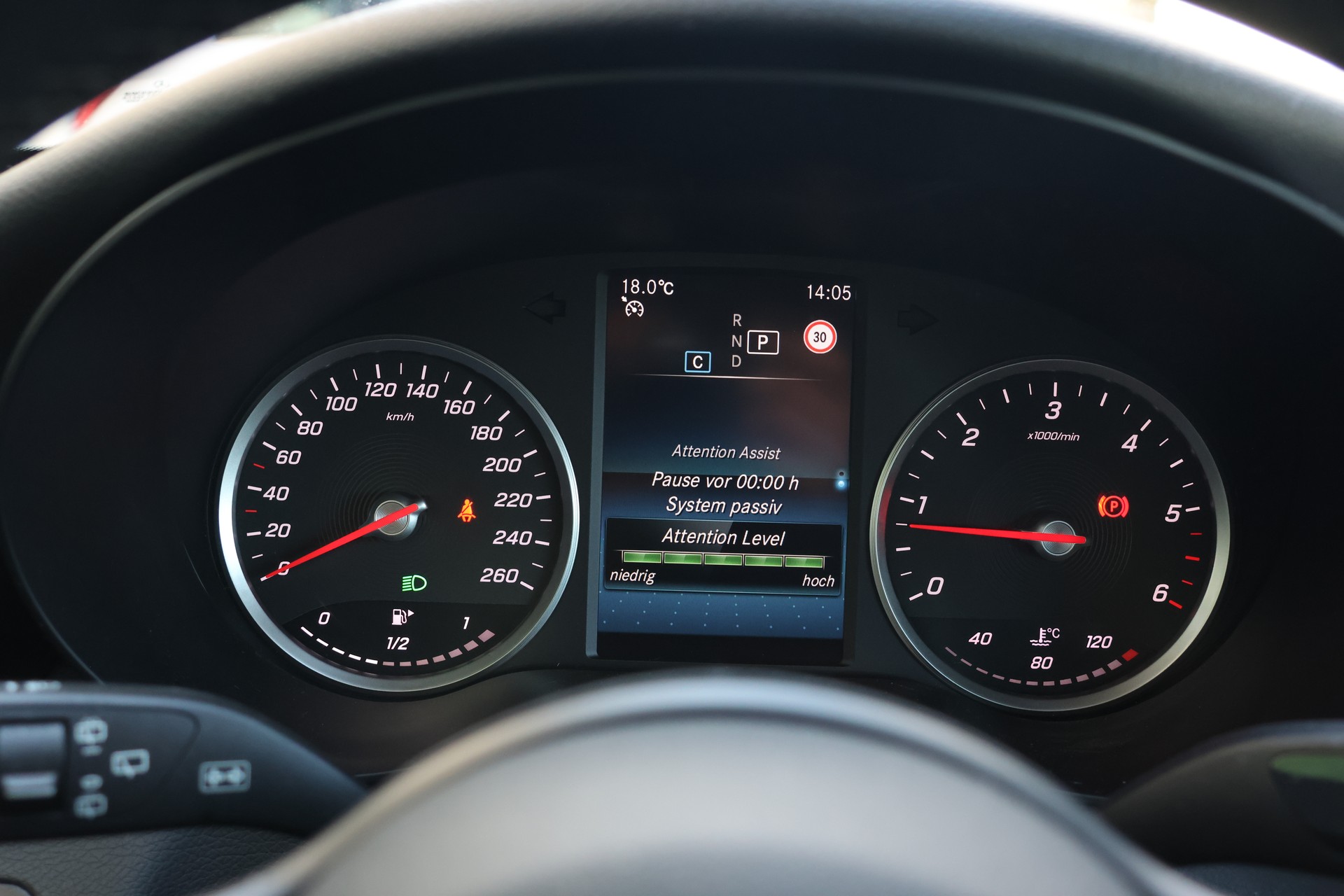 MERCEDES-BENZ C 200 BlueTEC-image-17