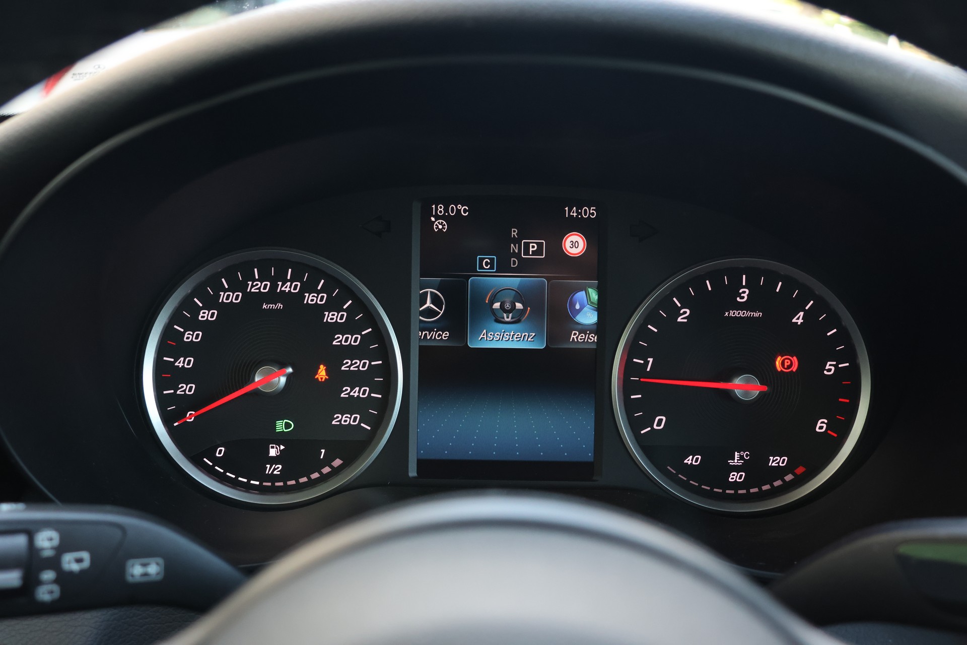 MERCEDES-BENZ C 200 BlueTEC-image-16