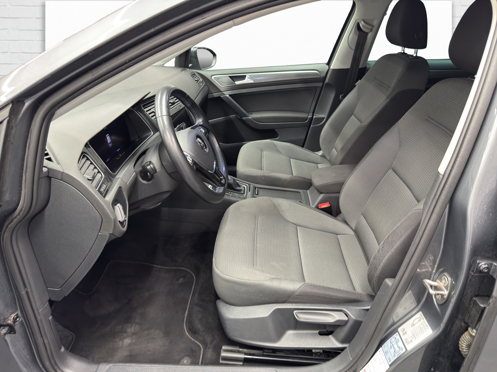 VW Golf VII e-image-6