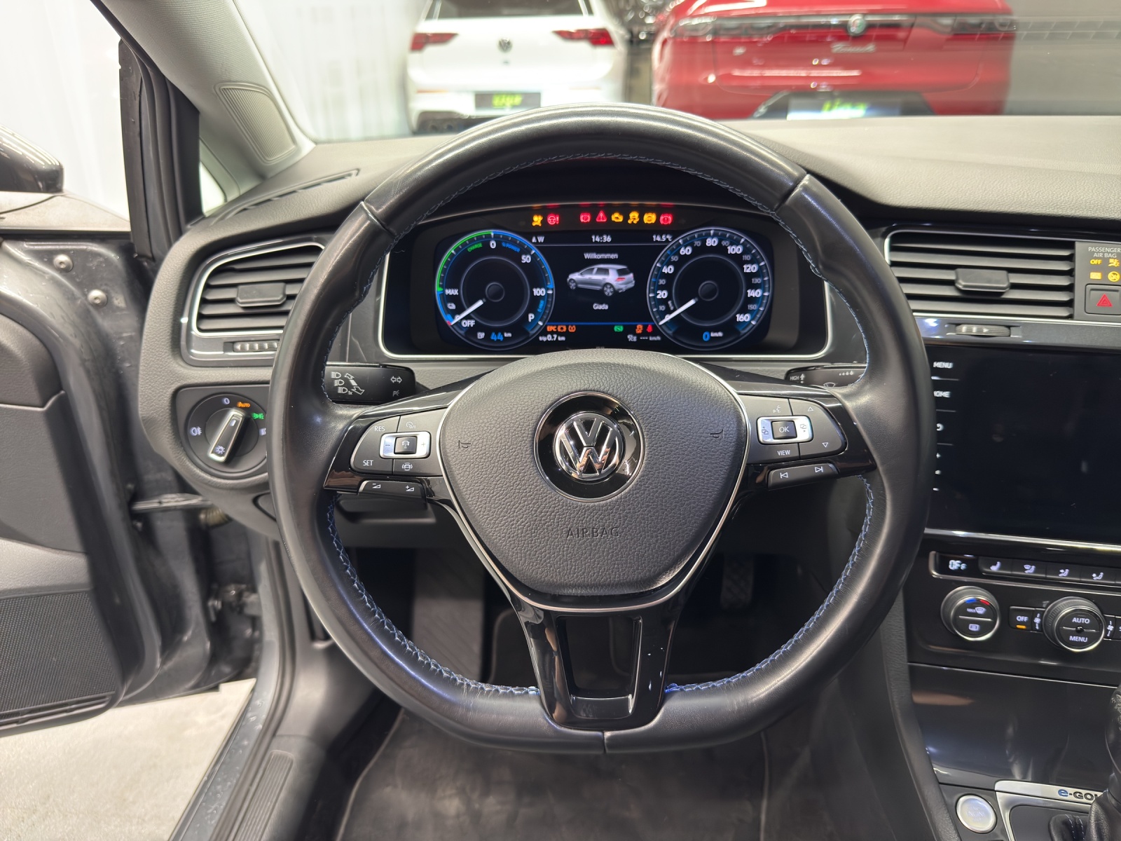 VW Golf VII e-image-14