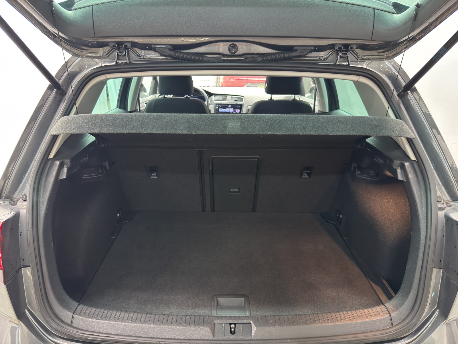 VW Golf VII e-image-10