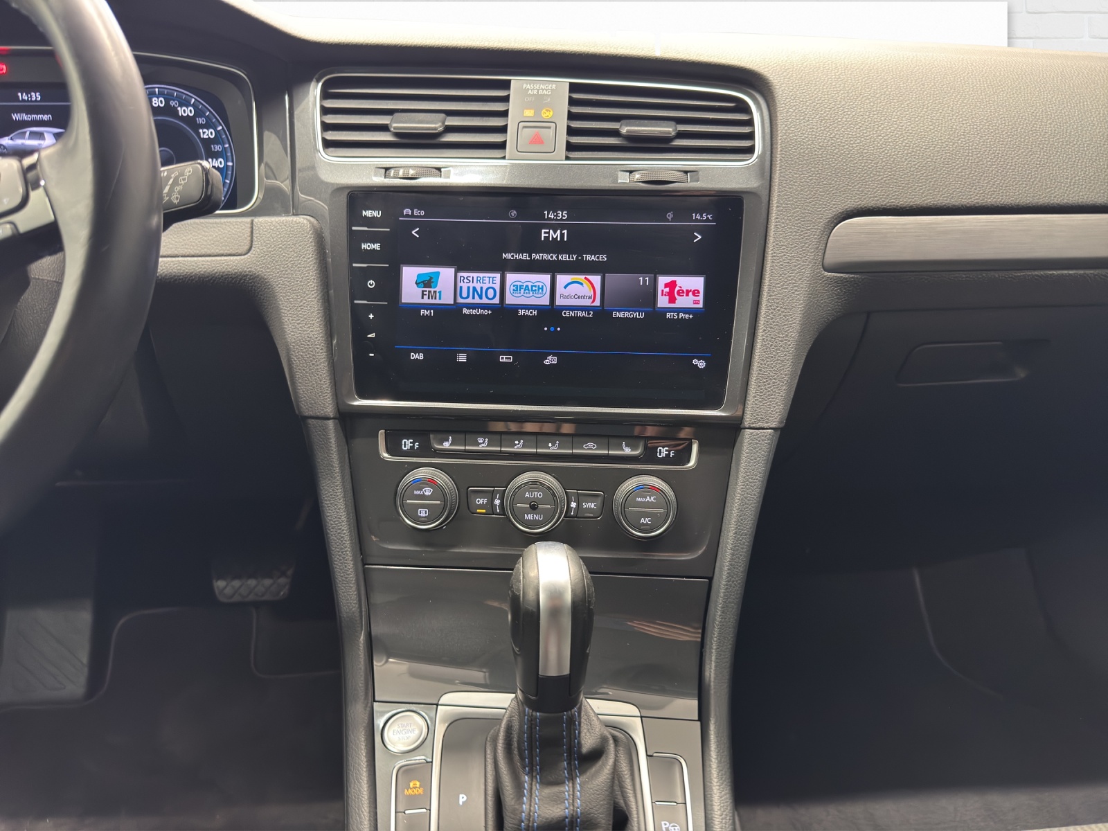 VW Golf VII e-image-8