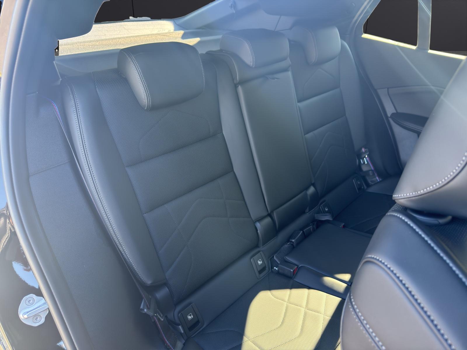 BMW iX2 30 xDrive-image-12