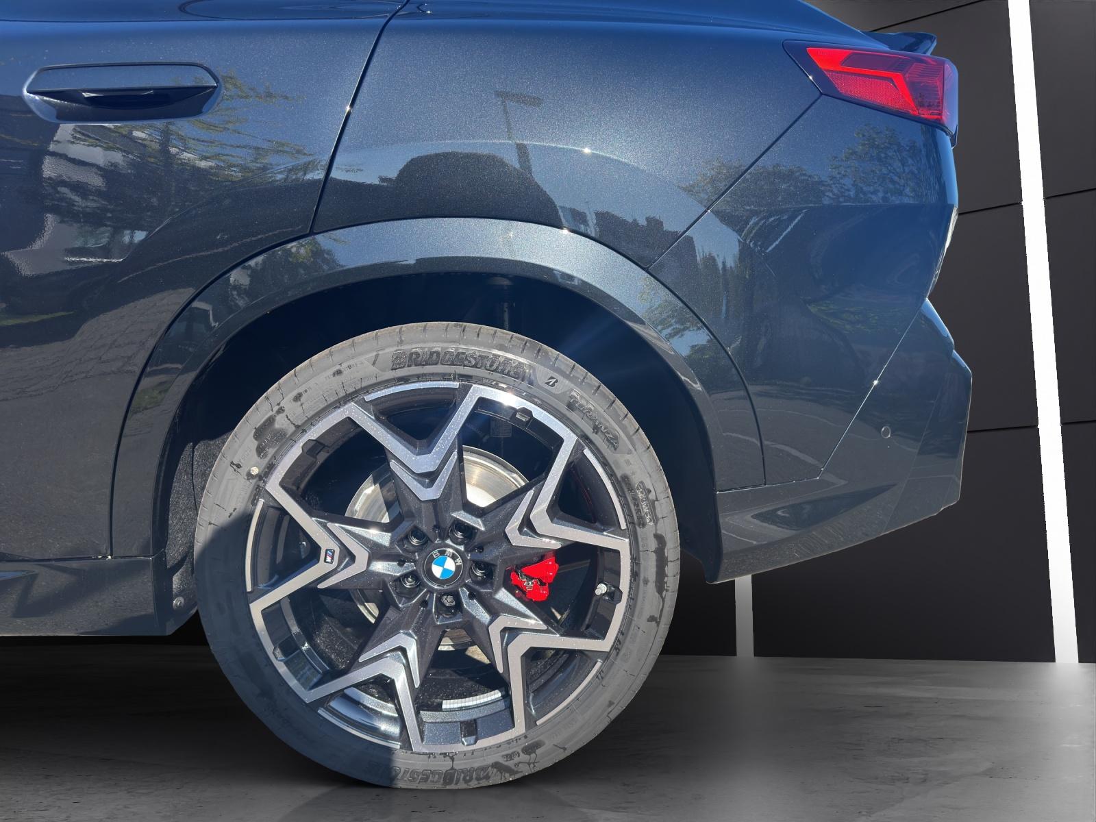 BMW iX2 30 xDrive-image-18