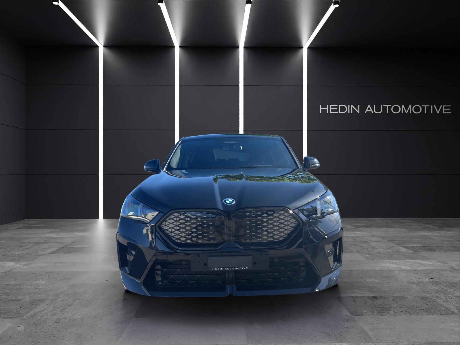 BMW iX2 30 xDrive-showroom-element-1