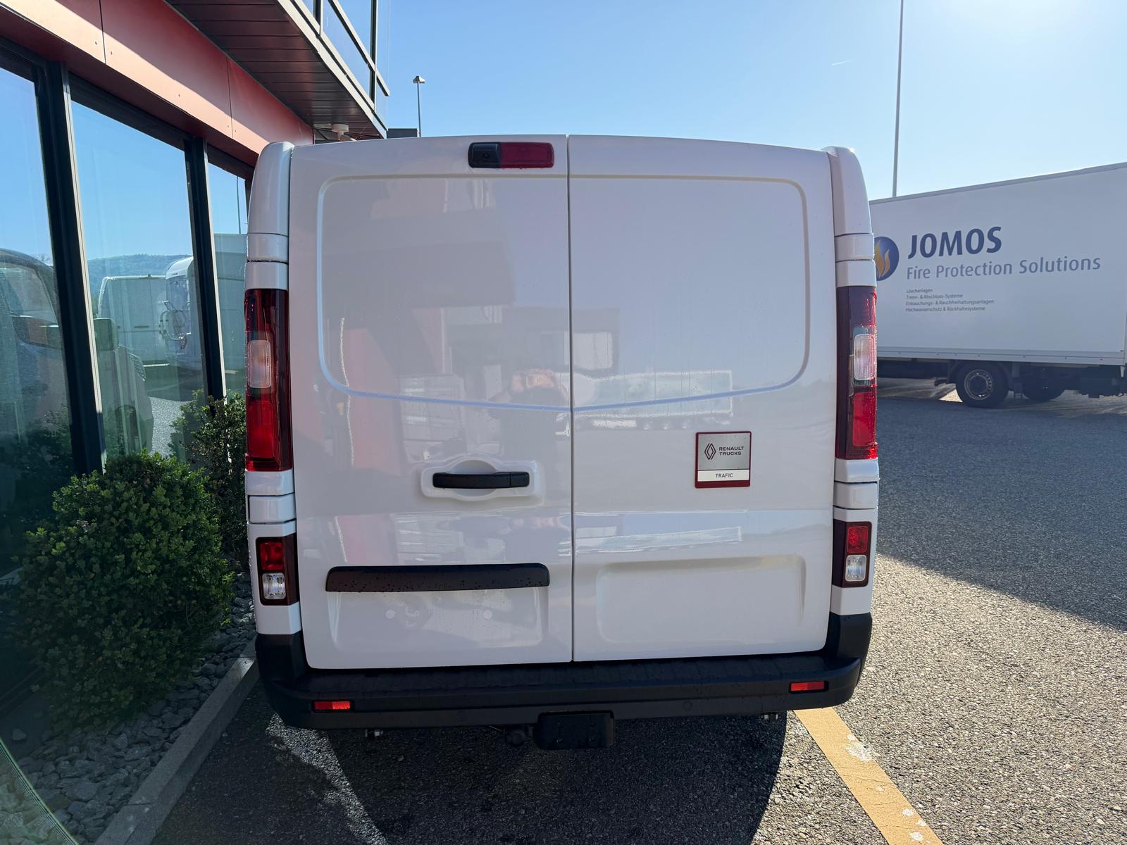 RENAULT RENAULT Trucks Trafic Red Edition 150 PS A L2H1 Hecktüren-image-5
